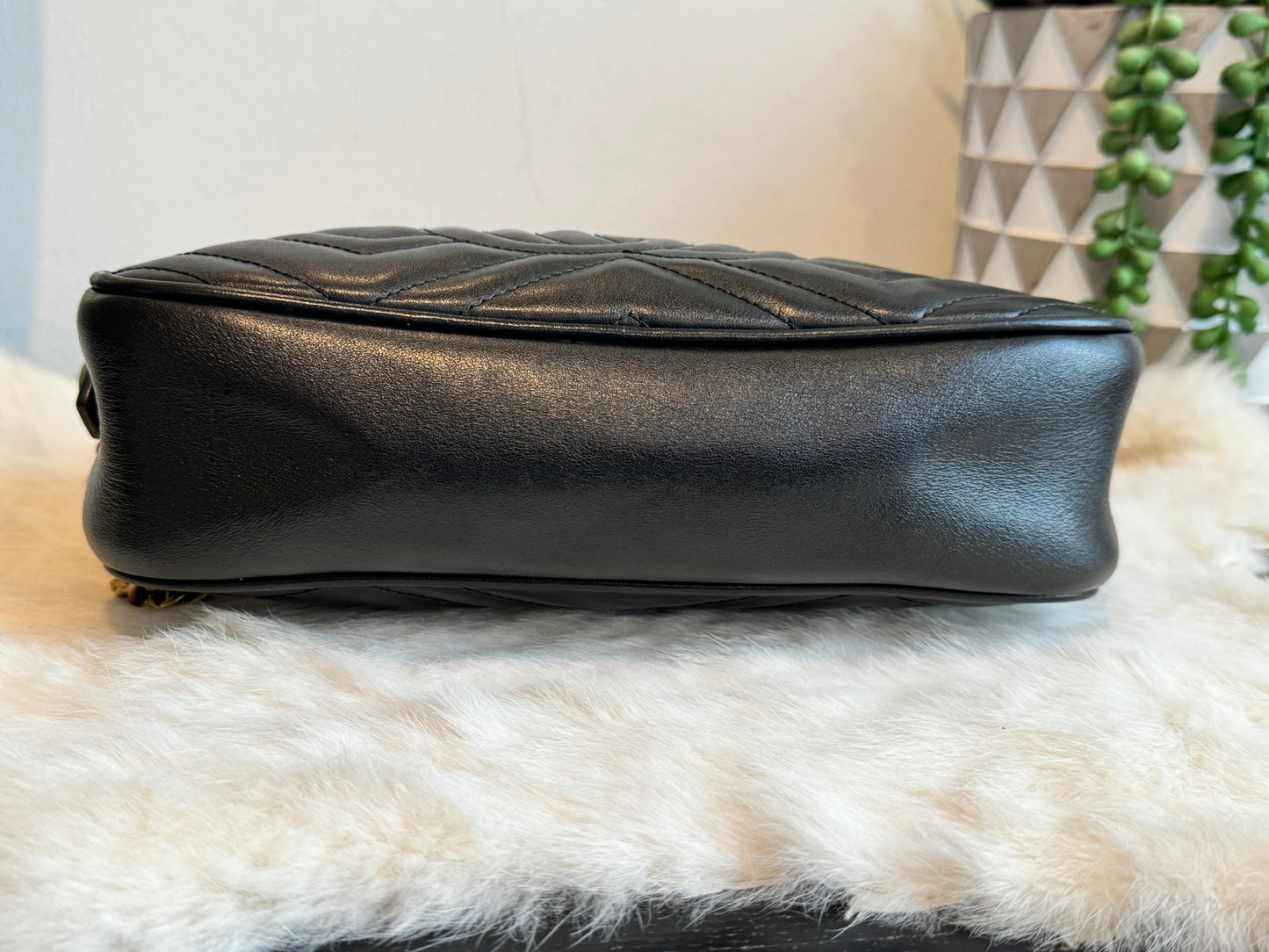 GUCCI Black Leather GG Marmont Small Camera Bag