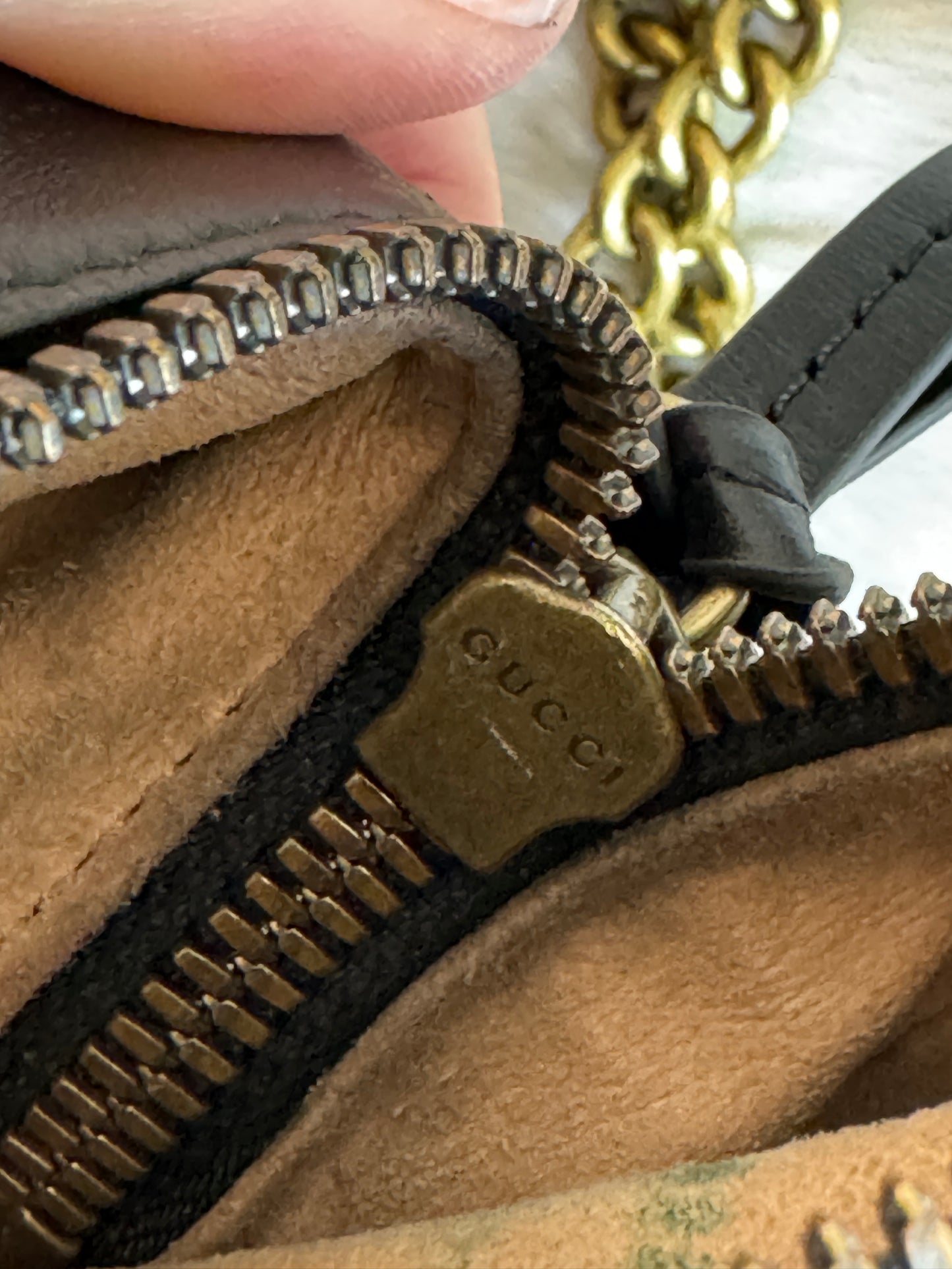 GUCCI Black Leather GG Marmont Small Camera Bag