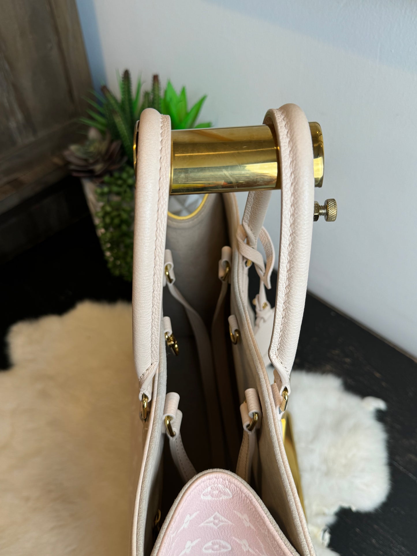 Louis Vuitton ONTHEGO MM SPRING IN THE CITY