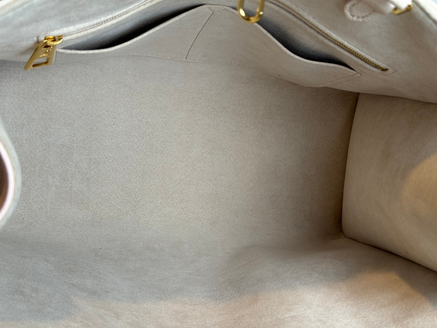 Louis Vuitton ONTHEGO MM SPRING IN THE CITY