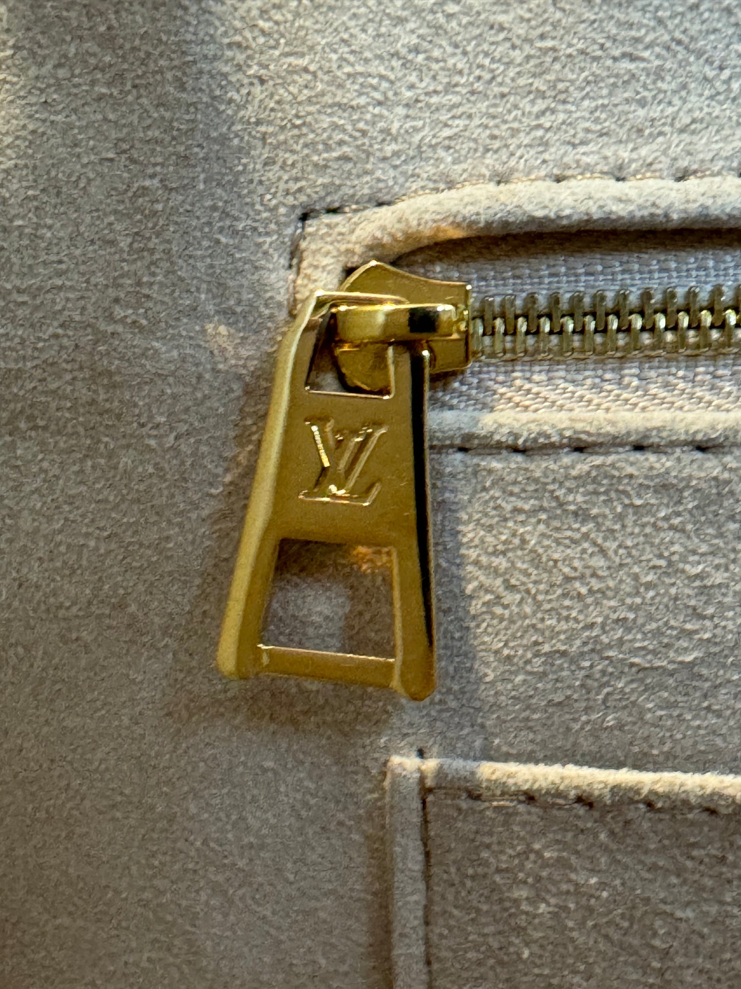 Louis Vuitton ONTHEGO MM SPRING IN THE CITY