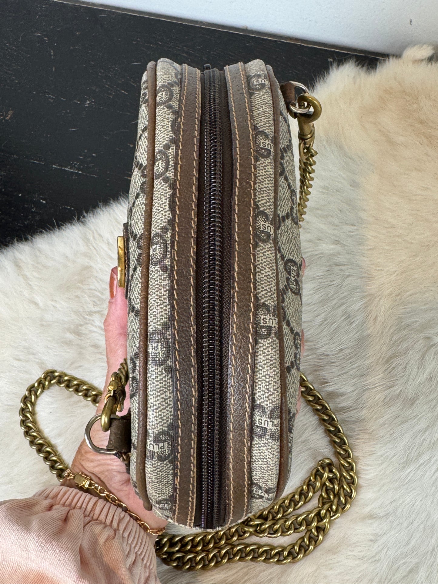 GUCCI Plus Mini Crossbody Chain Strap