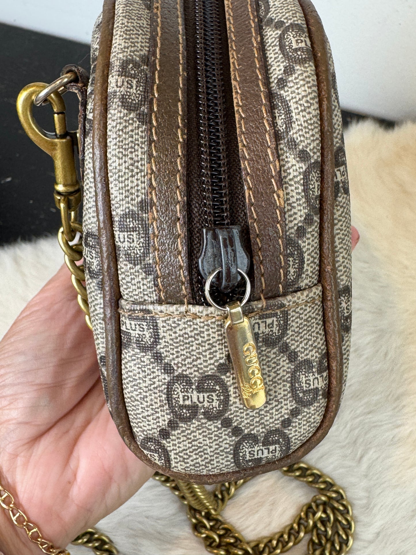 GUCCI Plus Mini Crossbody Chain Strap