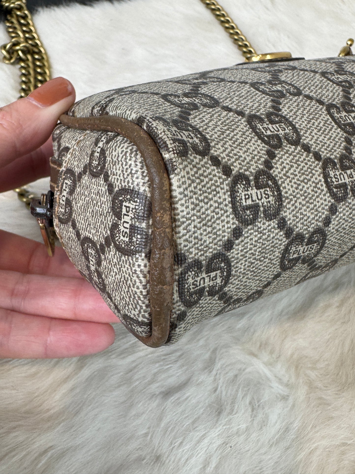 GUCCI Plus Mini Crossbody Chain Strap