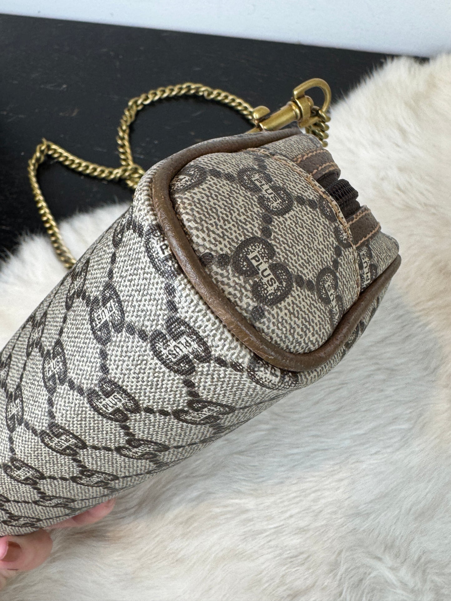 GUCCI Plus Mini Crossbody Chain Strap