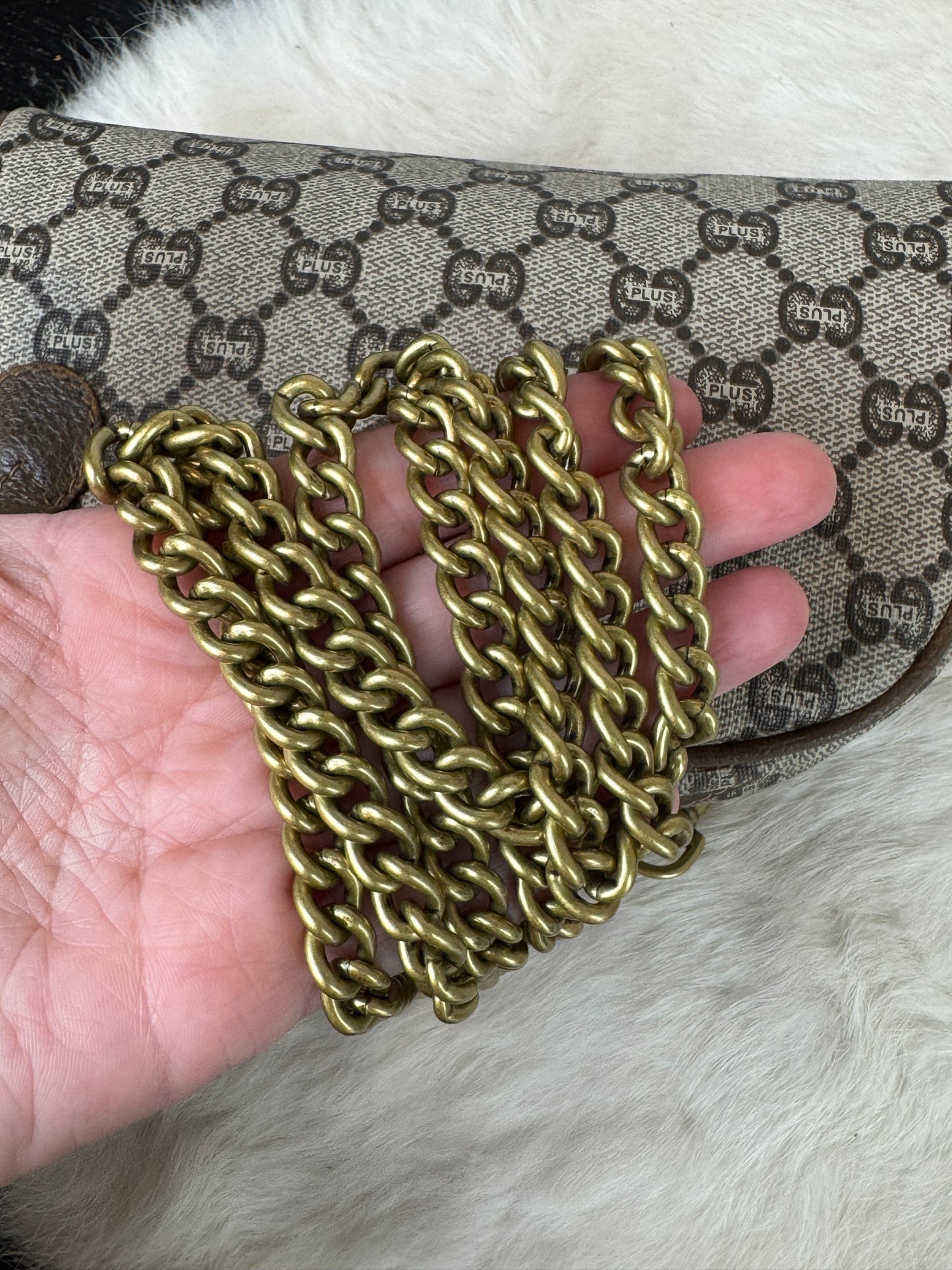 GUCCI Plus Mini Crossbody Chain Strap