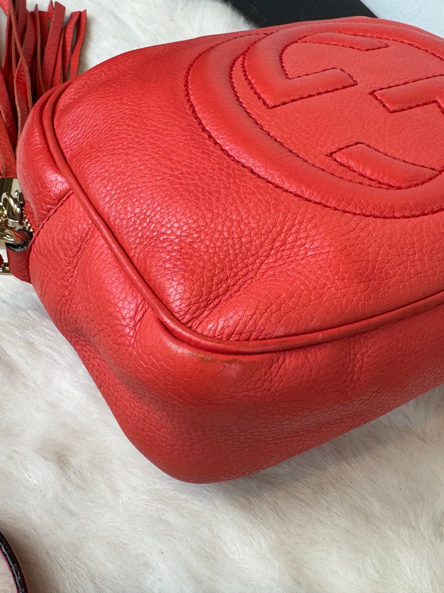 GUCCI Soho Disco Coral Pebbled Camera Bag