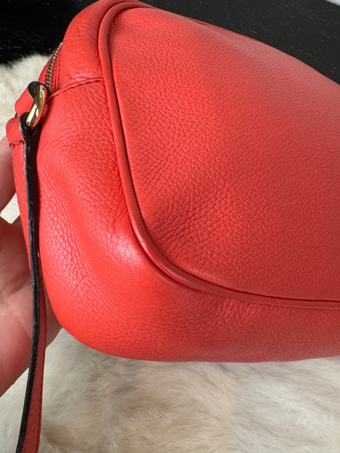 GUCCI Soho Disco Coral Pebbled Camera Bag