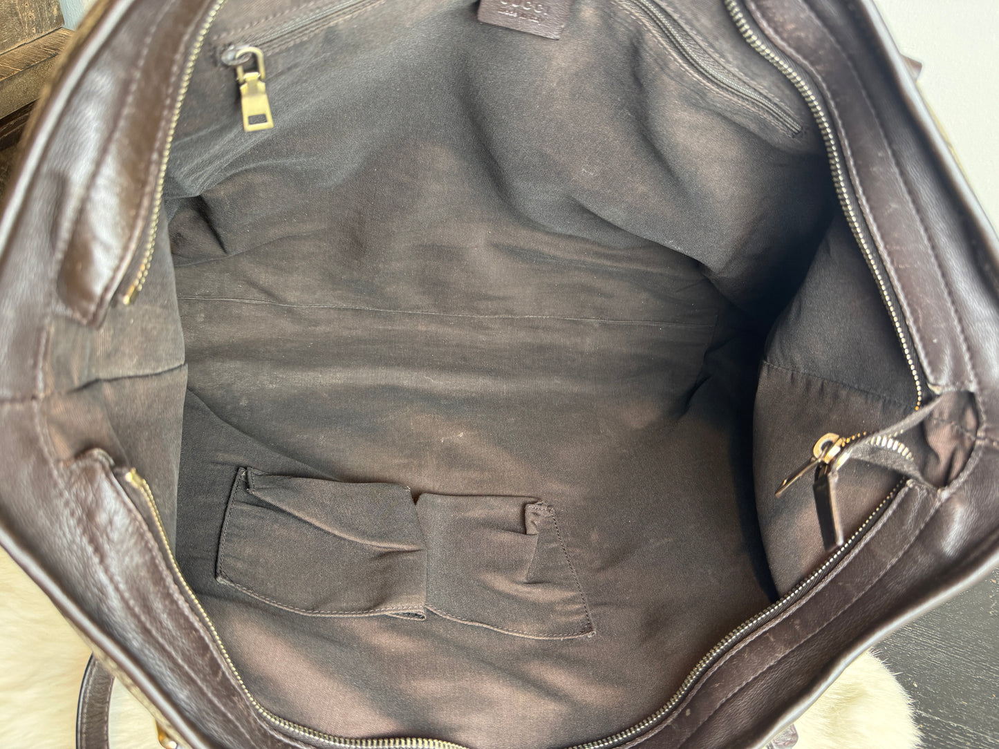 GUCCI Supreme Canvas Zip Top Dk Brown Tote