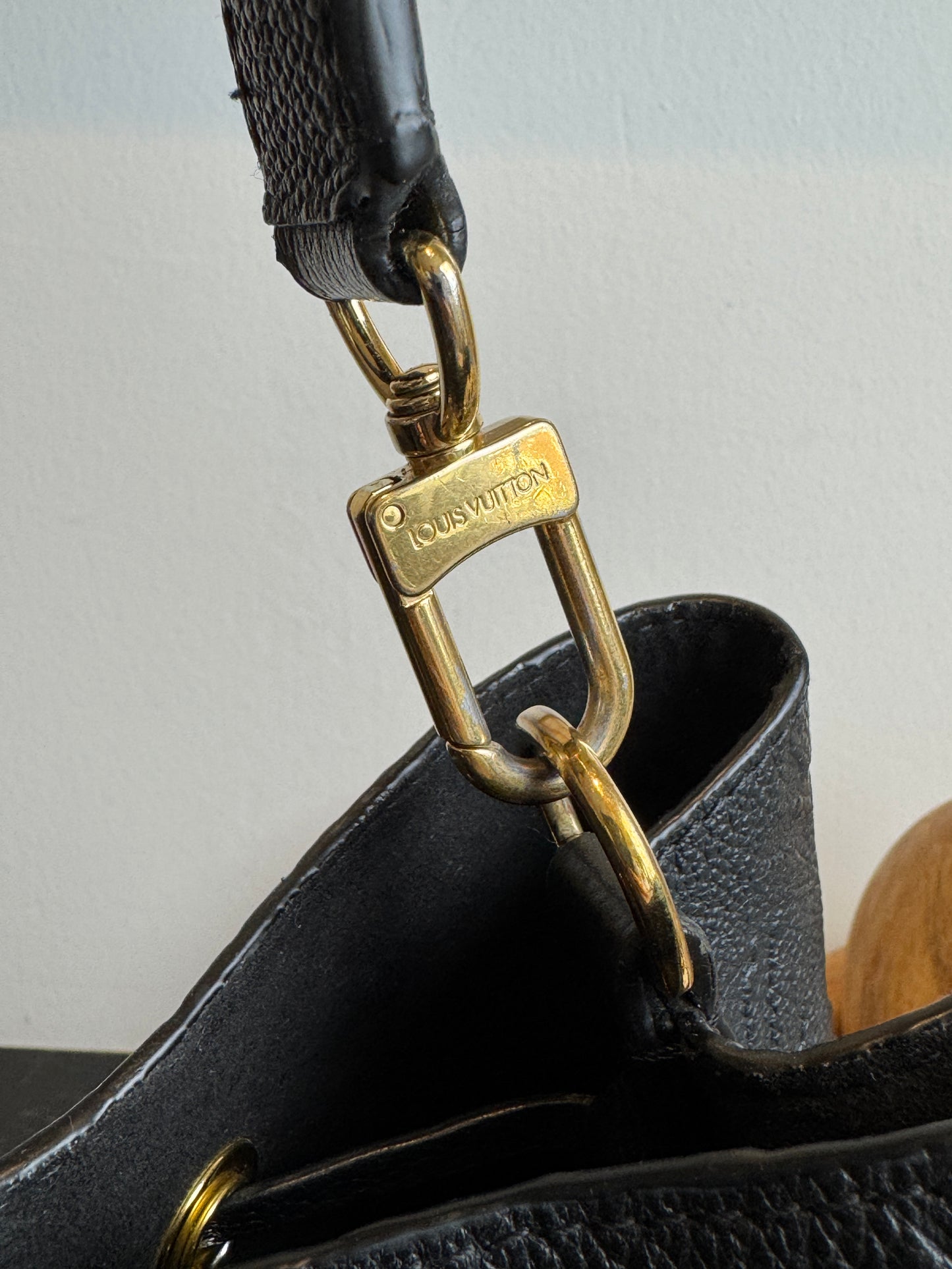 Louis Vuitton Monogram Empreinte Neonoe Noir/Black 2-Way