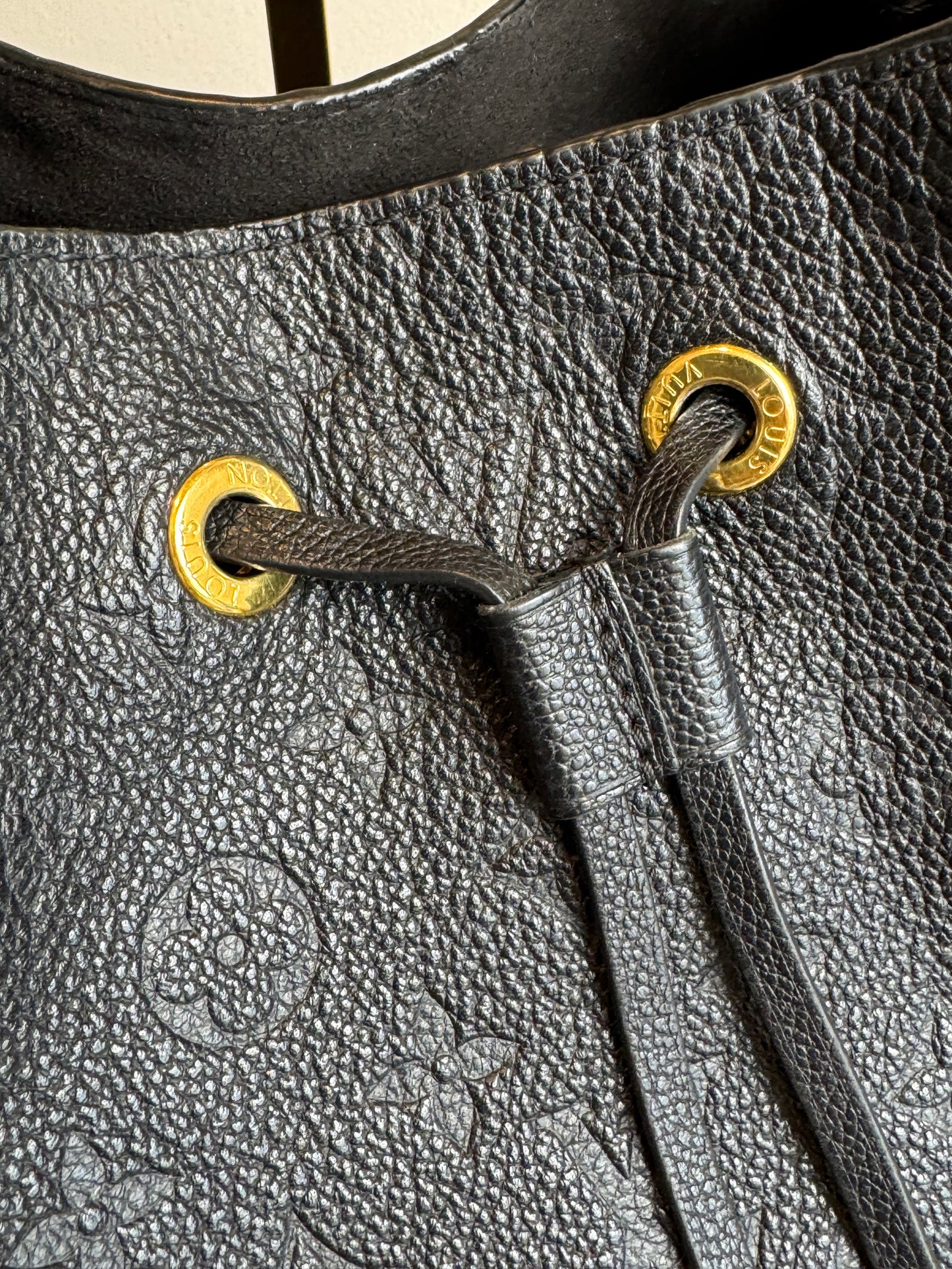 Louis Vuitton Monogram Empreinte Neonoe Noir/Black 2-Way