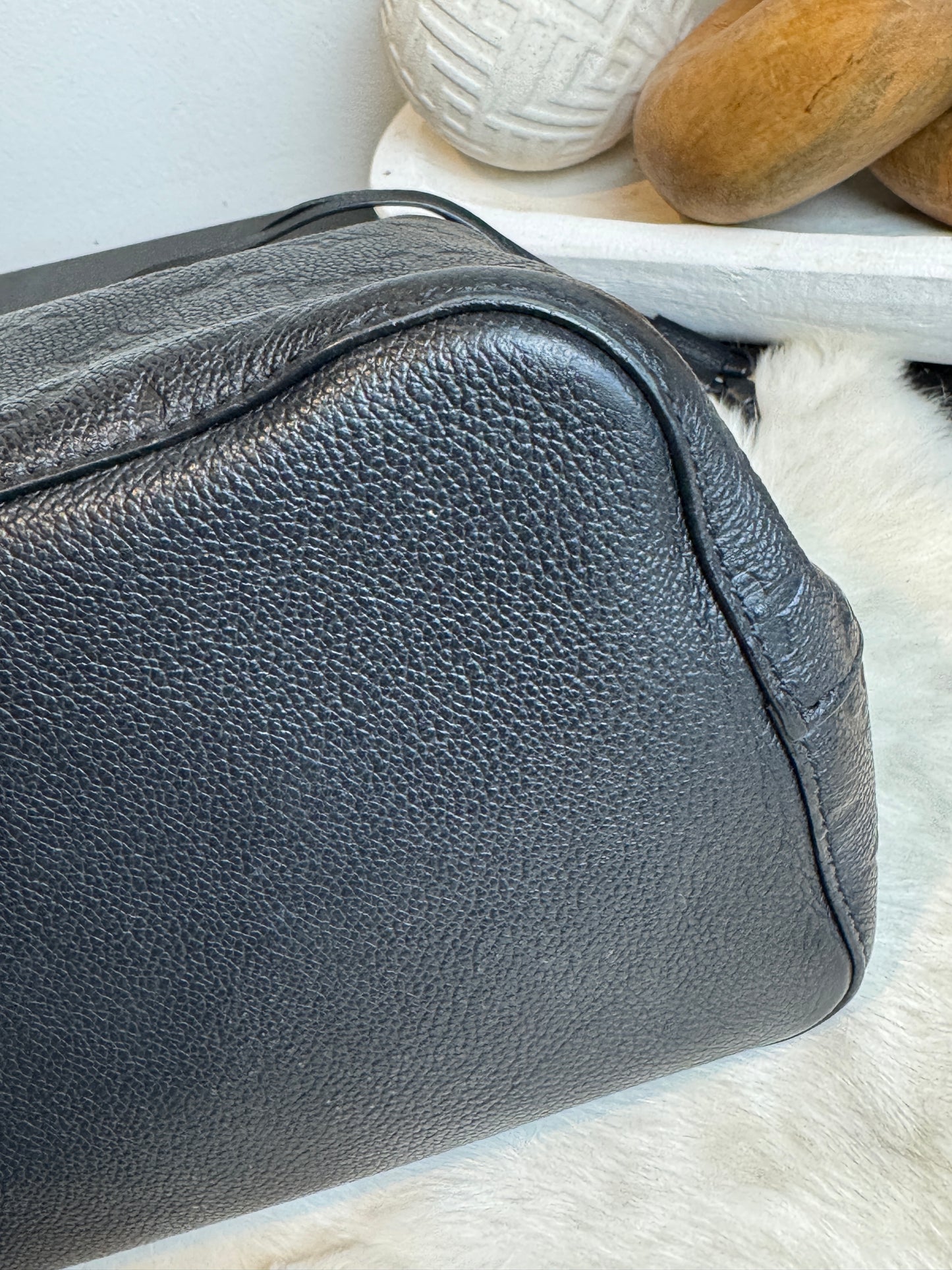 Louis Vuitton Monogram Empreinte Neonoe Noir/Black 2-Way