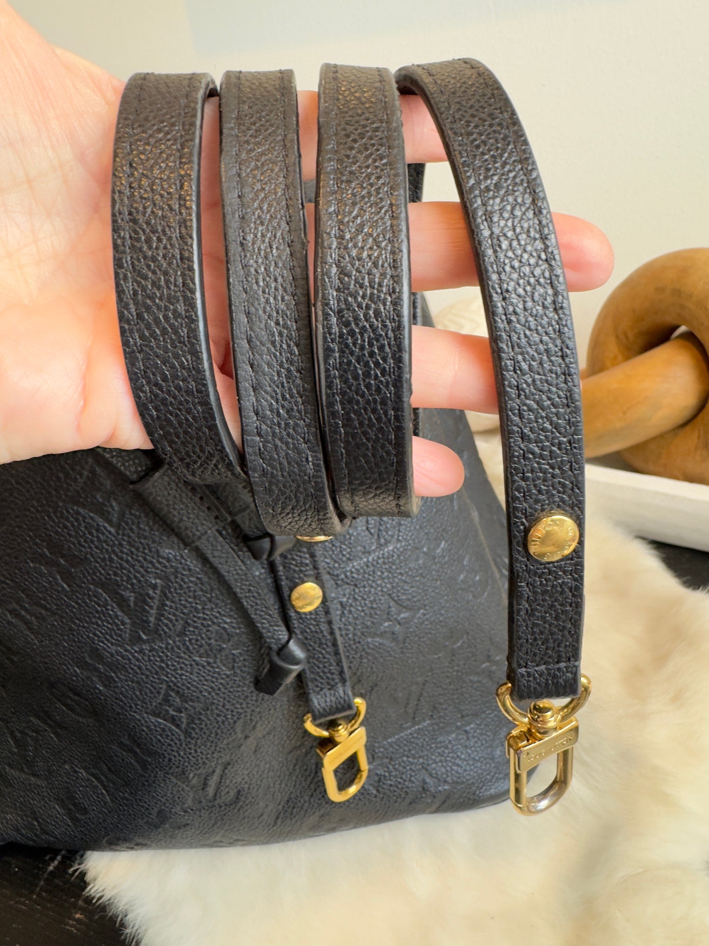 Louis Vuitton Monogram Empreinte Neonoe Noir/Black 2-Way