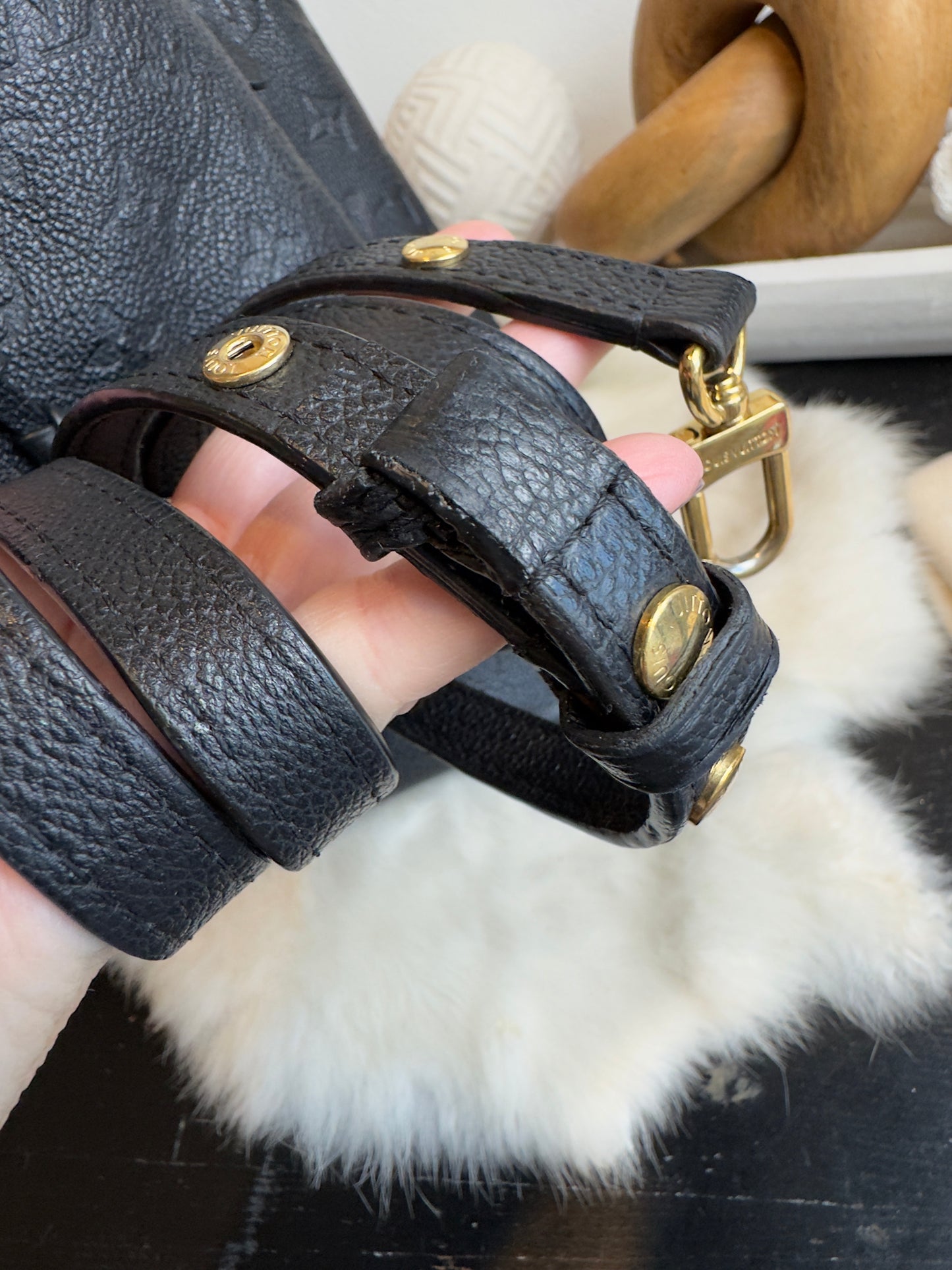 Louis Vuitton Monogram Empreinte Neonoe Noir/Black 2-Way