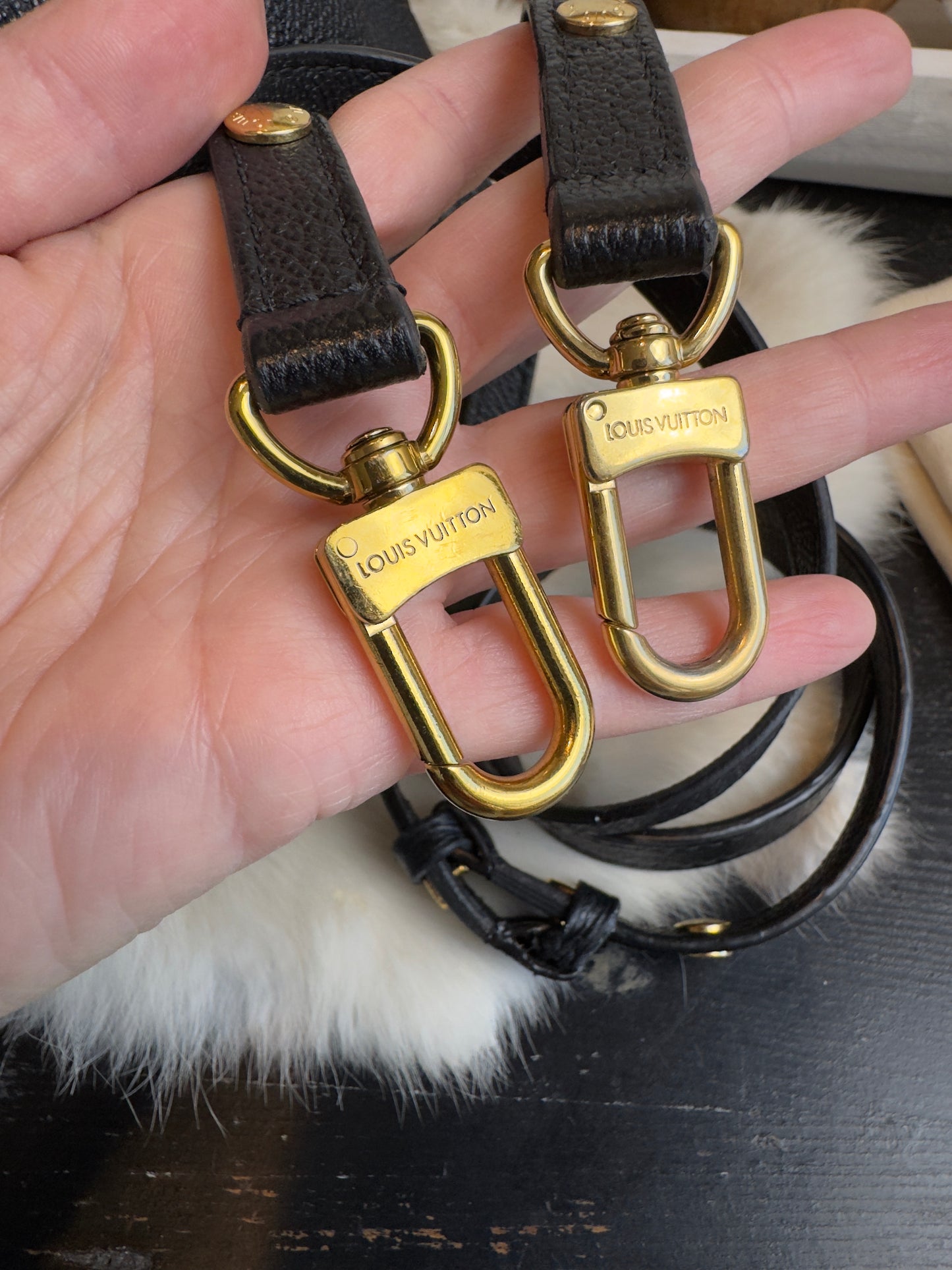 Louis Vuitton Monogram Empreinte Neonoe Noir/Black 2-Way