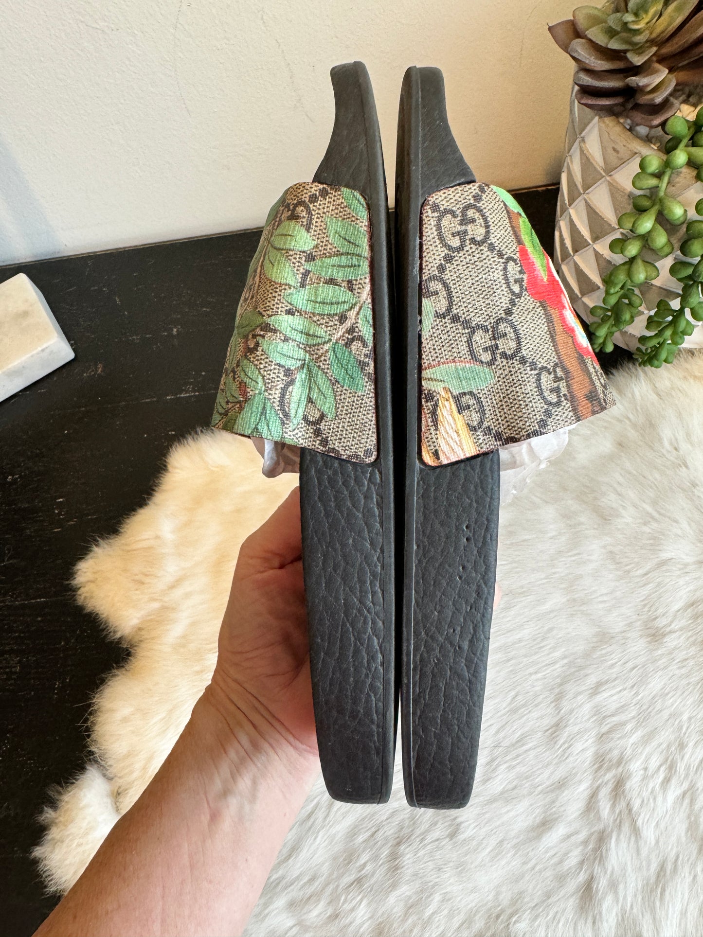 GUCCI Supreme Canvas Tian Womens Slides 35EU