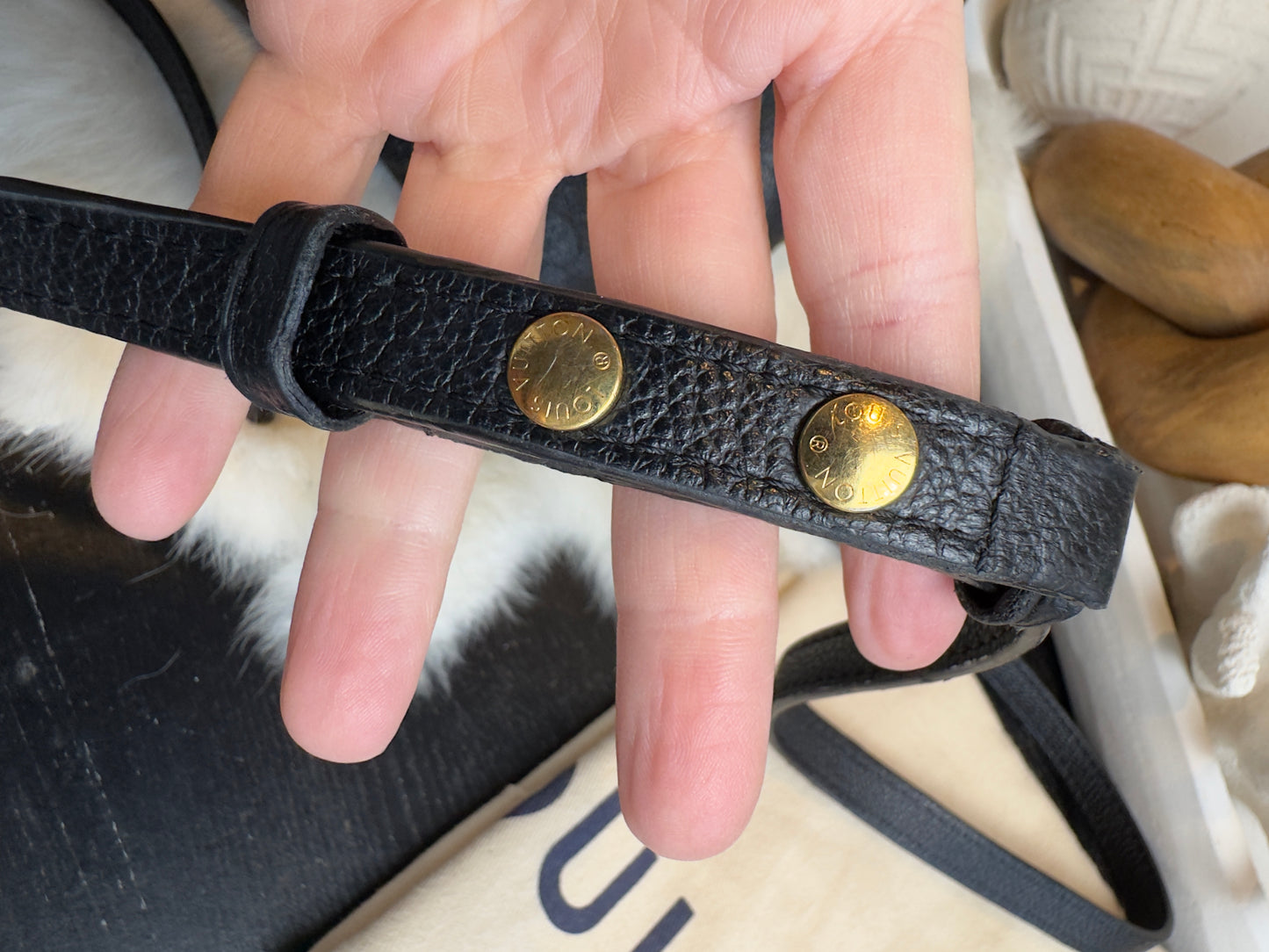 Louis Vuitton Monogram Empreinte Neonoe Noir/Black 2-Way