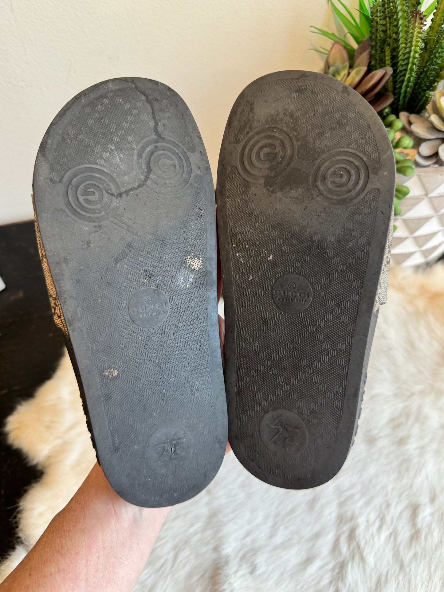 GUCCI Supreme Canvas Tian Womens Slides 35EU