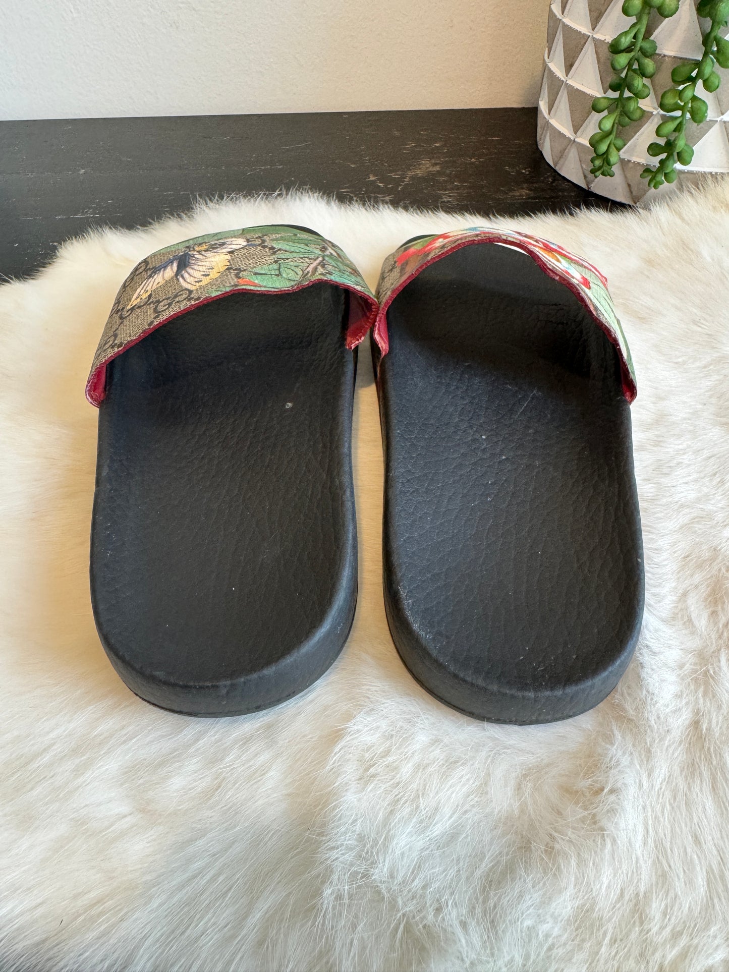GUCCI Supreme Canvas Tian Womens Slides 35EU