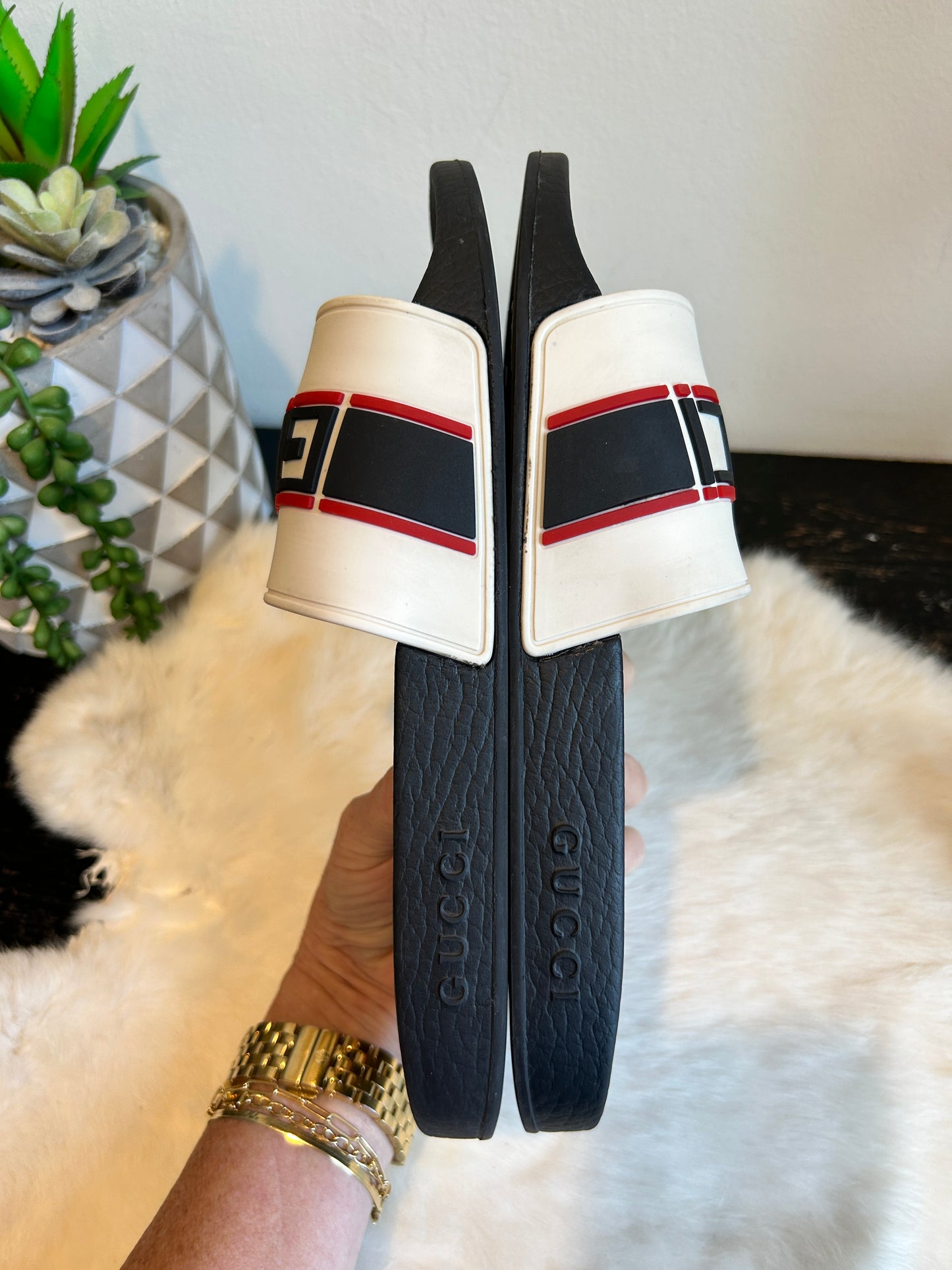 GUCCI Pursuit Logo White 8EU (41EU)