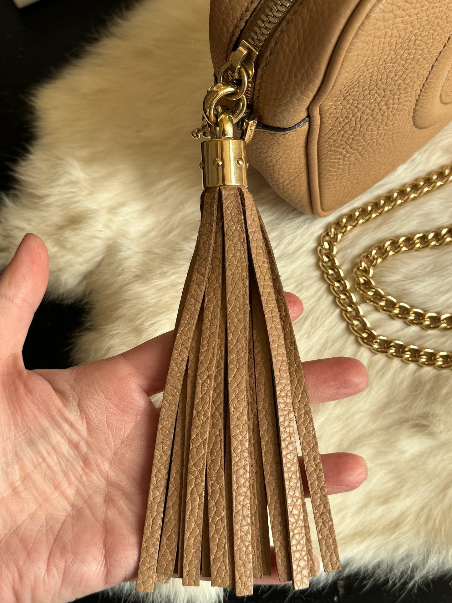 GUCCI Soho Disco Tan Pebbled Camera Bag