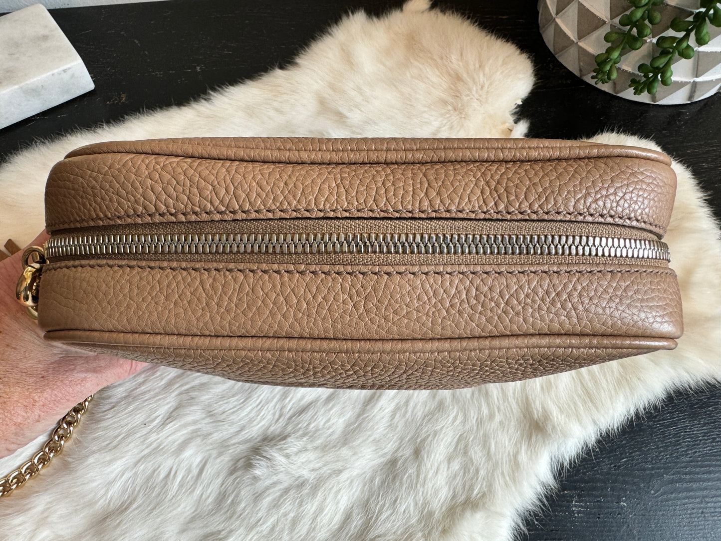GUCCI Soho Disco Tan Pebbled Camera Bag