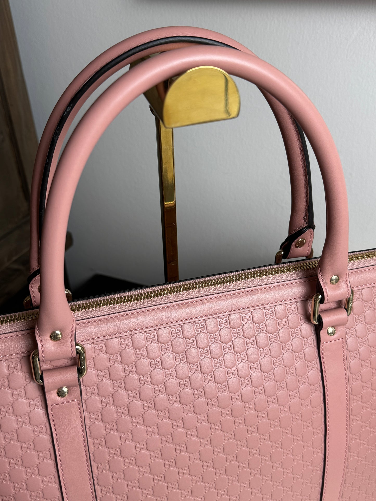 GUCCI Pink Soft Micro-Guccissima Large Zippered Satchel