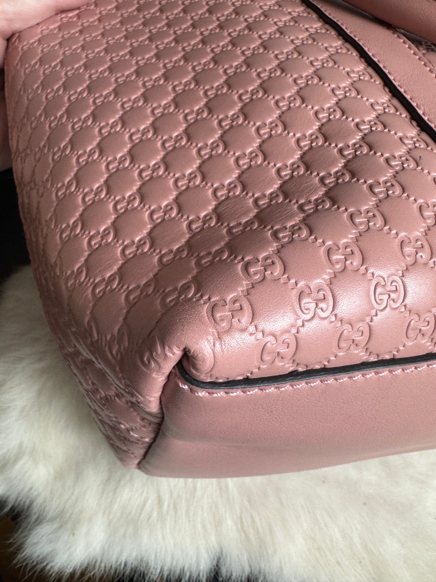 GUCCI Pink Soft Micro-Guccissima Large Zippered Satchel