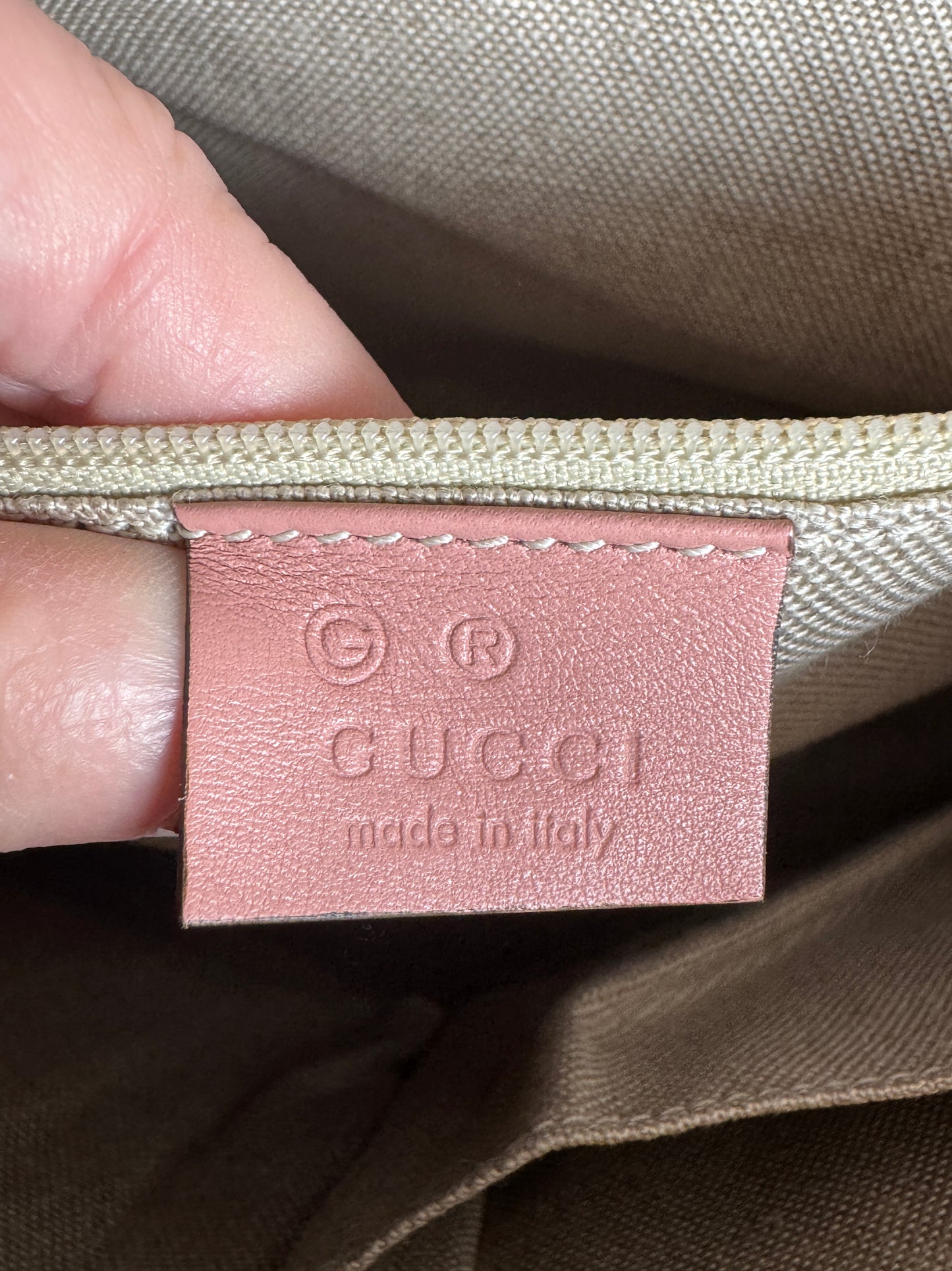 GUCCI Pink Soft Micro-Guccissima Large Zippered Satchel