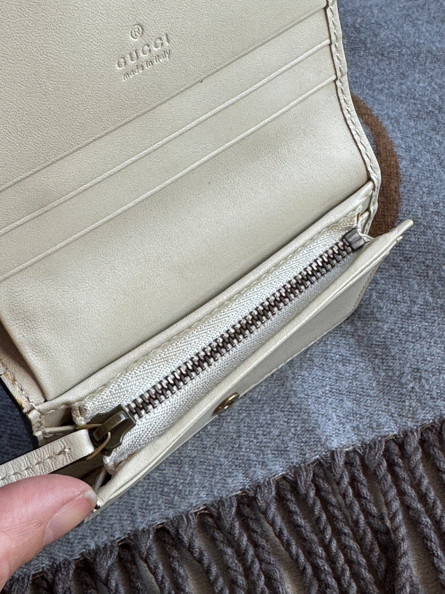 GUCCI Queen Margaret Cream Bifold Snap Wallet