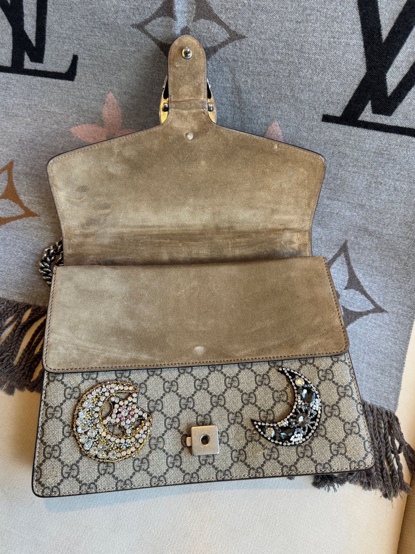 GUCCI GG Supreme Canvas Medium Dionysus