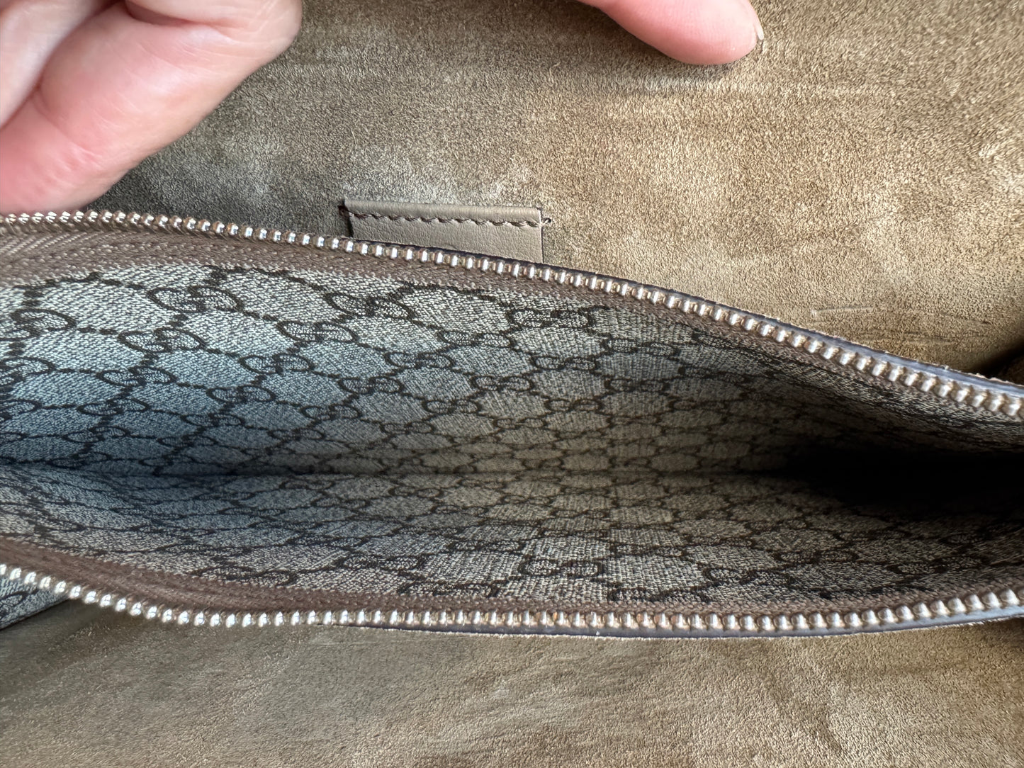 GUCCI GG Supreme Canvas Medium Dionysus