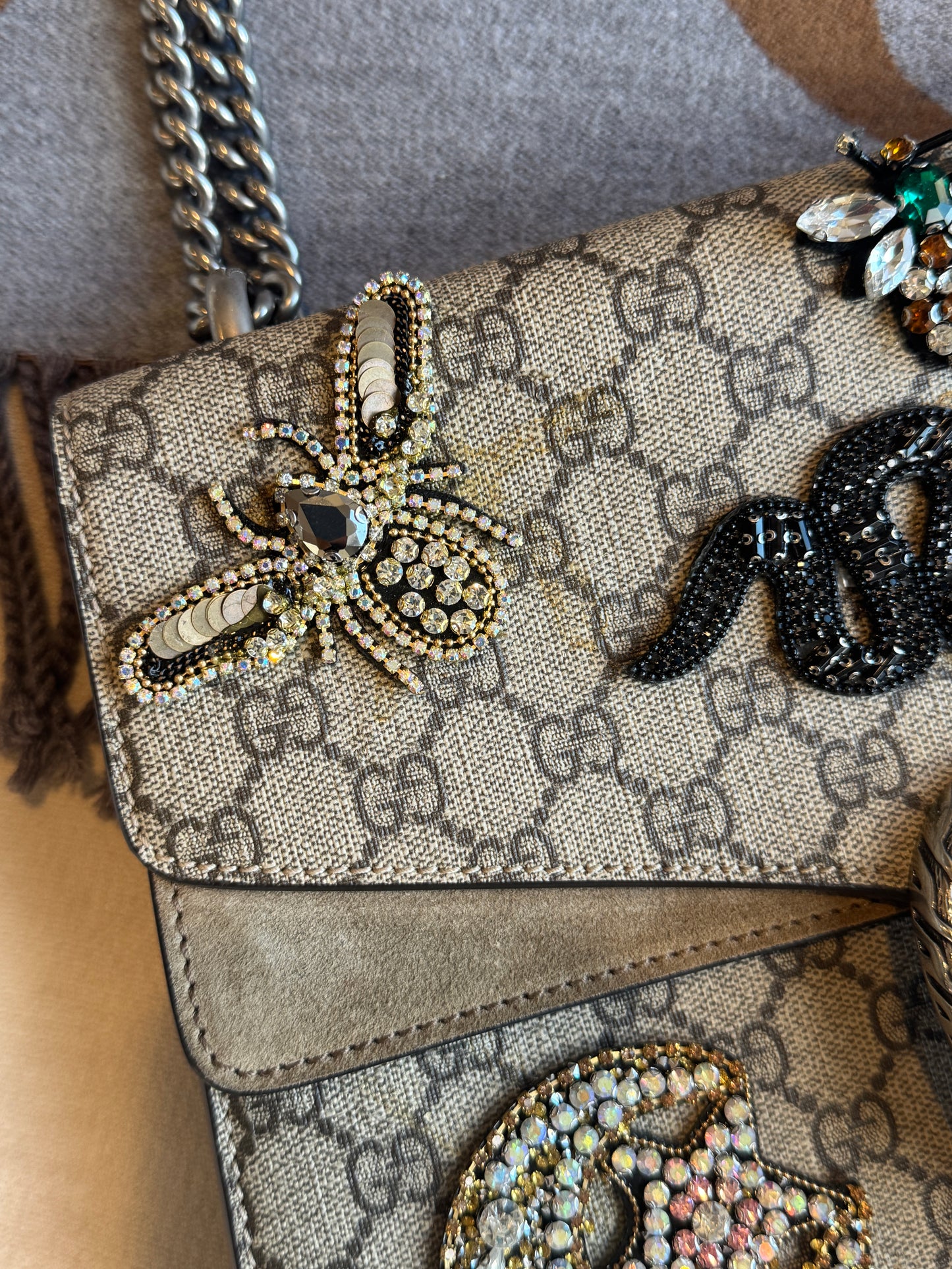 GUCCI GG Supreme Canvas Medium Dionysus