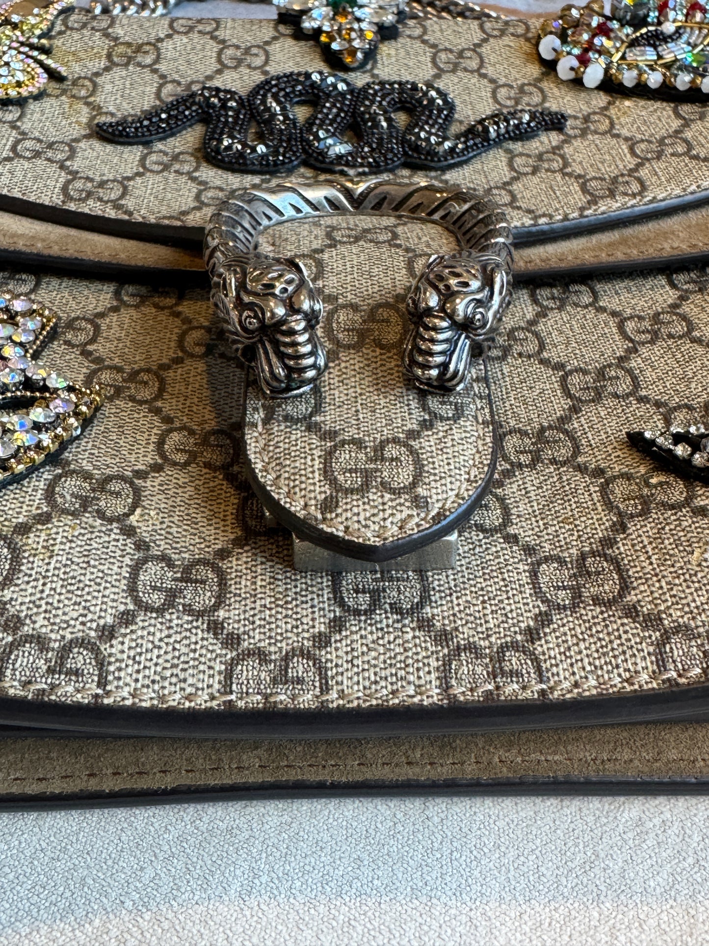 GUCCI GG Supreme Canvas Medium Dionysus