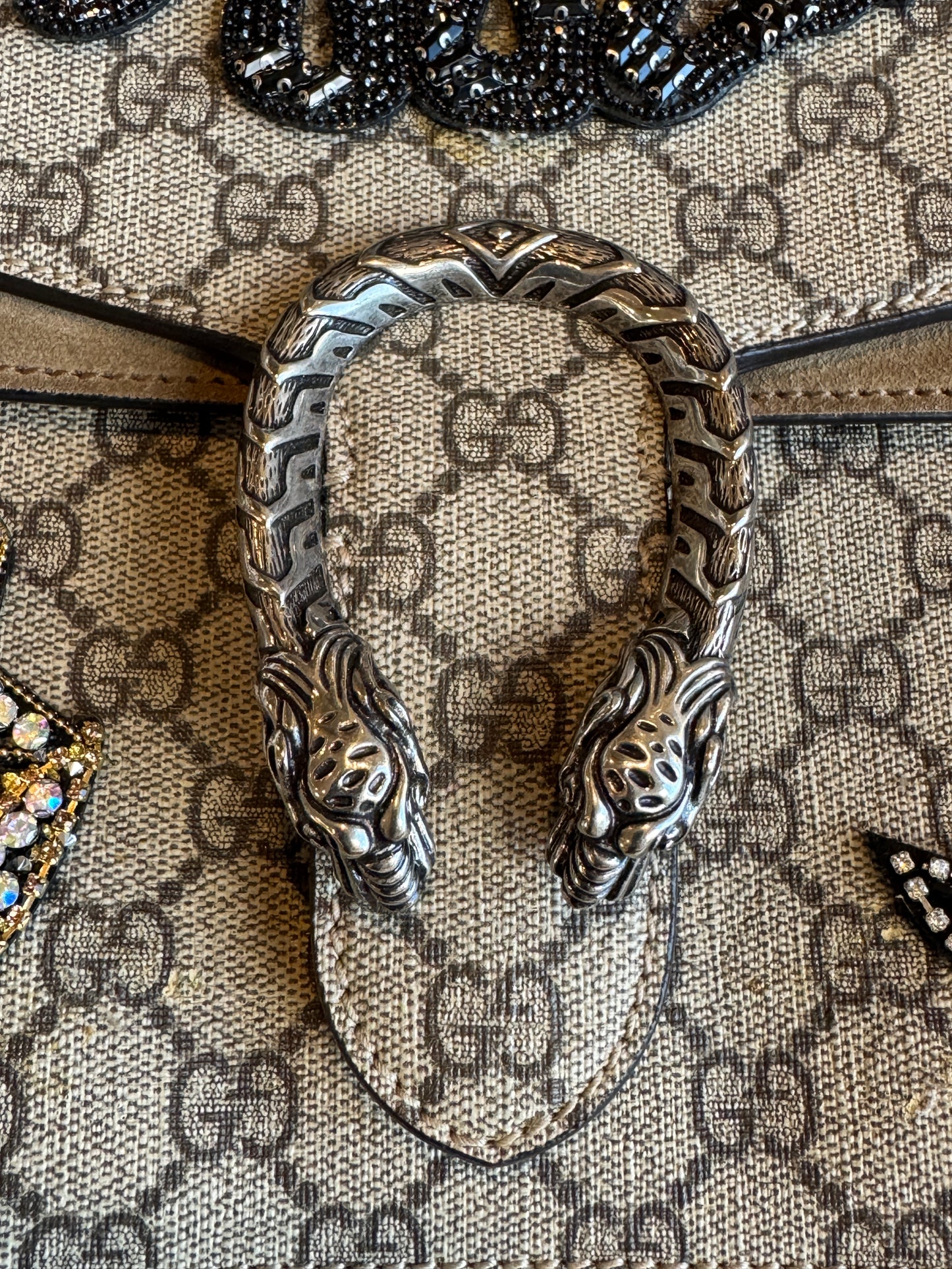 GUCCI GG Supreme Canvas Medium Dionysus