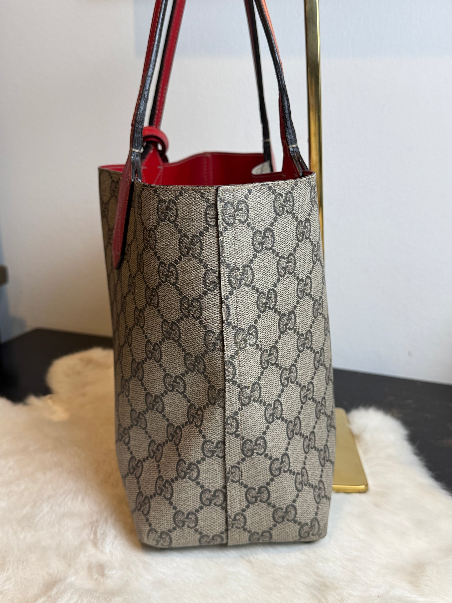 GUCCI Turnaround Supreme Canvas Reversible Tote Small Red