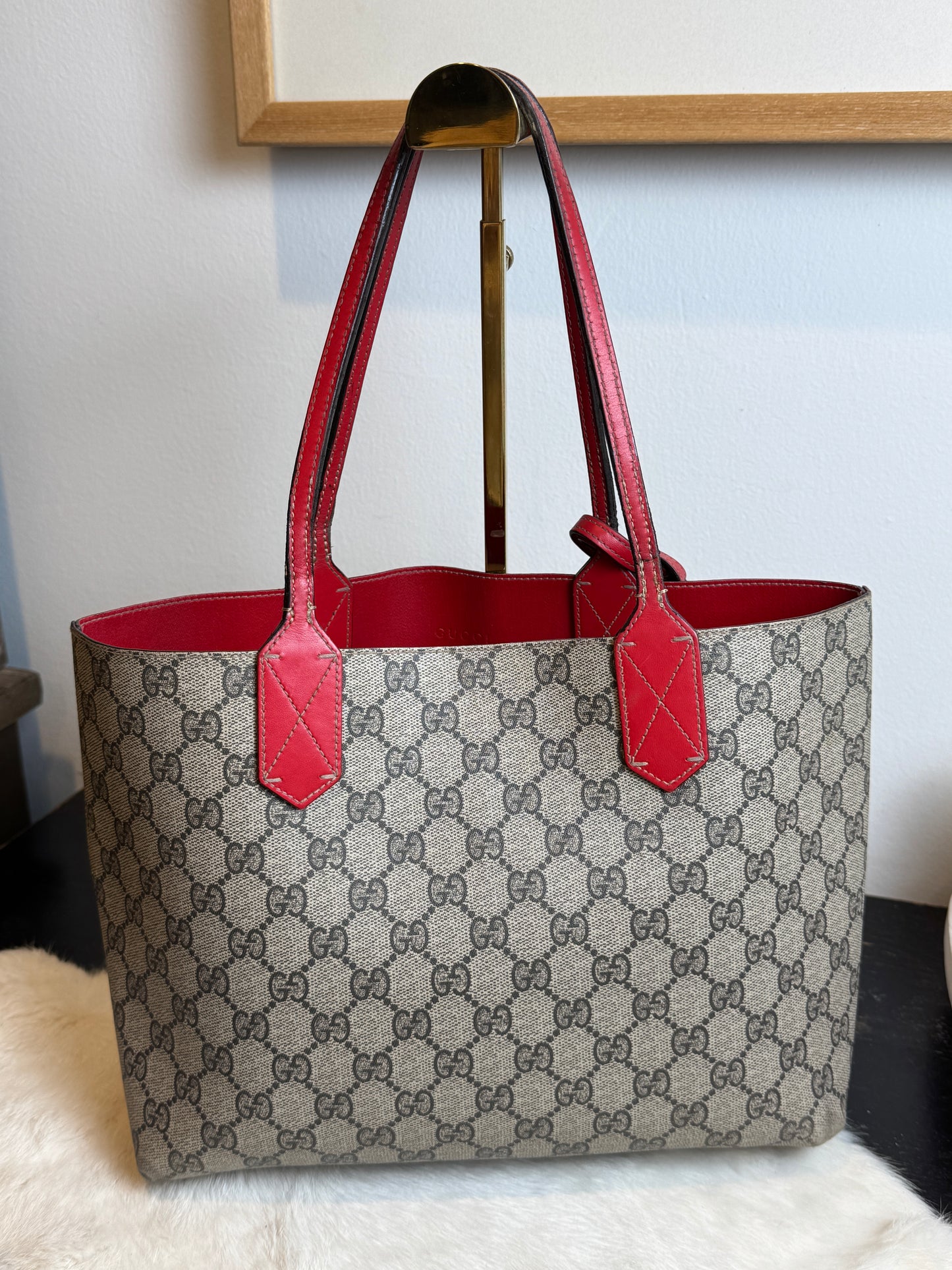 GUCCI Turnaround Supreme Canvas Reversible Tote Small Red