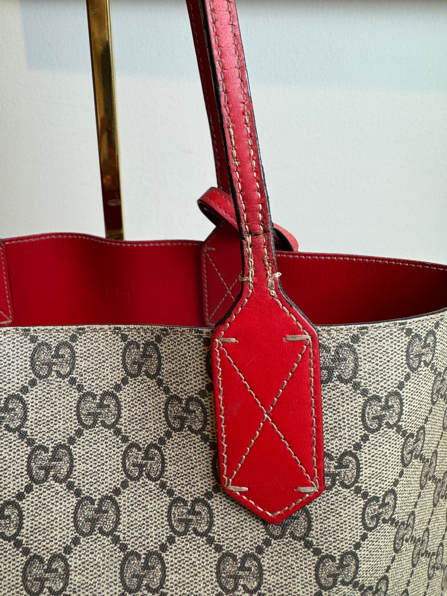 GUCCI Turnaround Supreme Canvas Reversible Tote Small Red