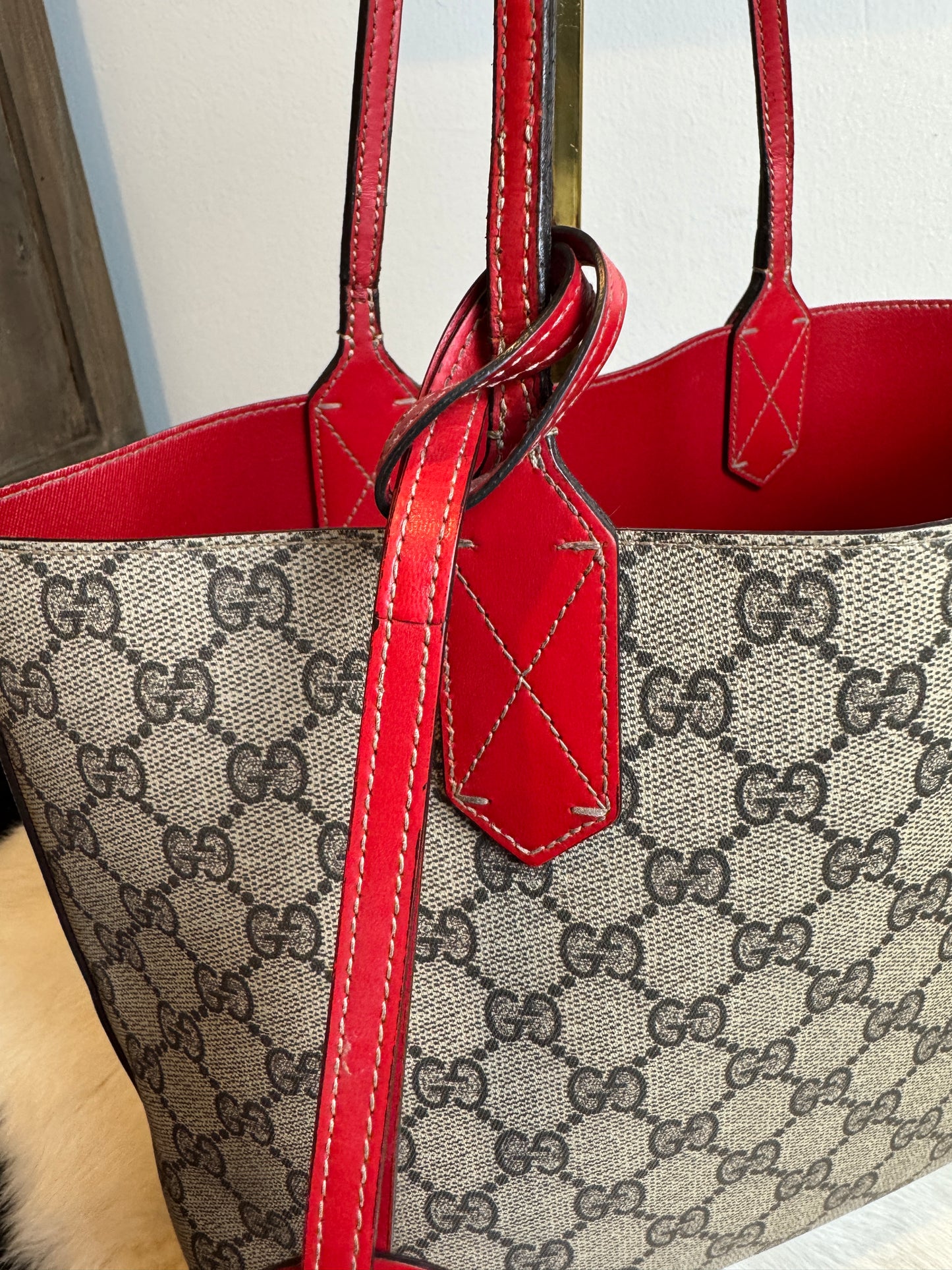 GUCCI Turnaround Supreme Canvas Reversible Tote Small Red
