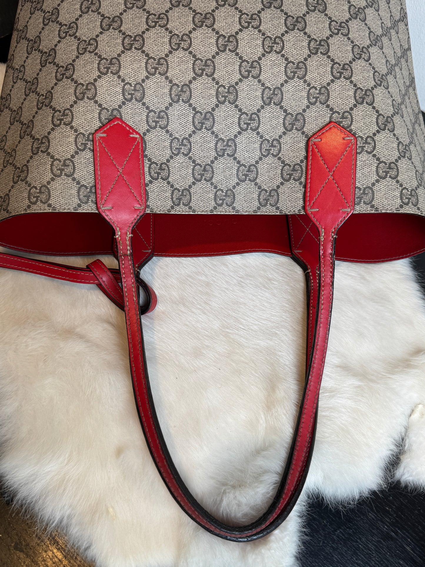 GUCCI Turnaround Supreme Canvas Reversible Tote Small Red