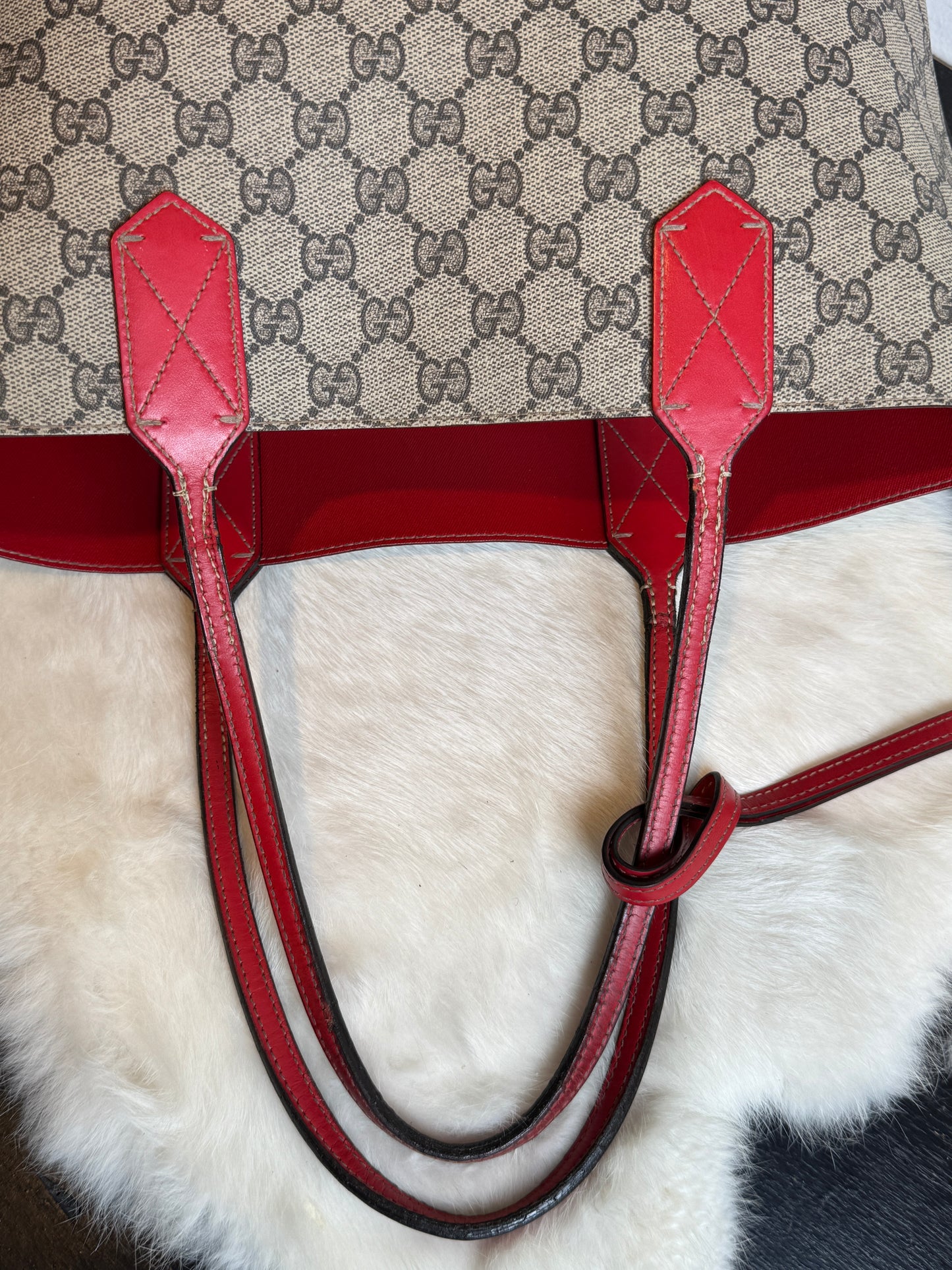 GUCCI Turnaround Supreme Canvas Reversible Tote Small Red