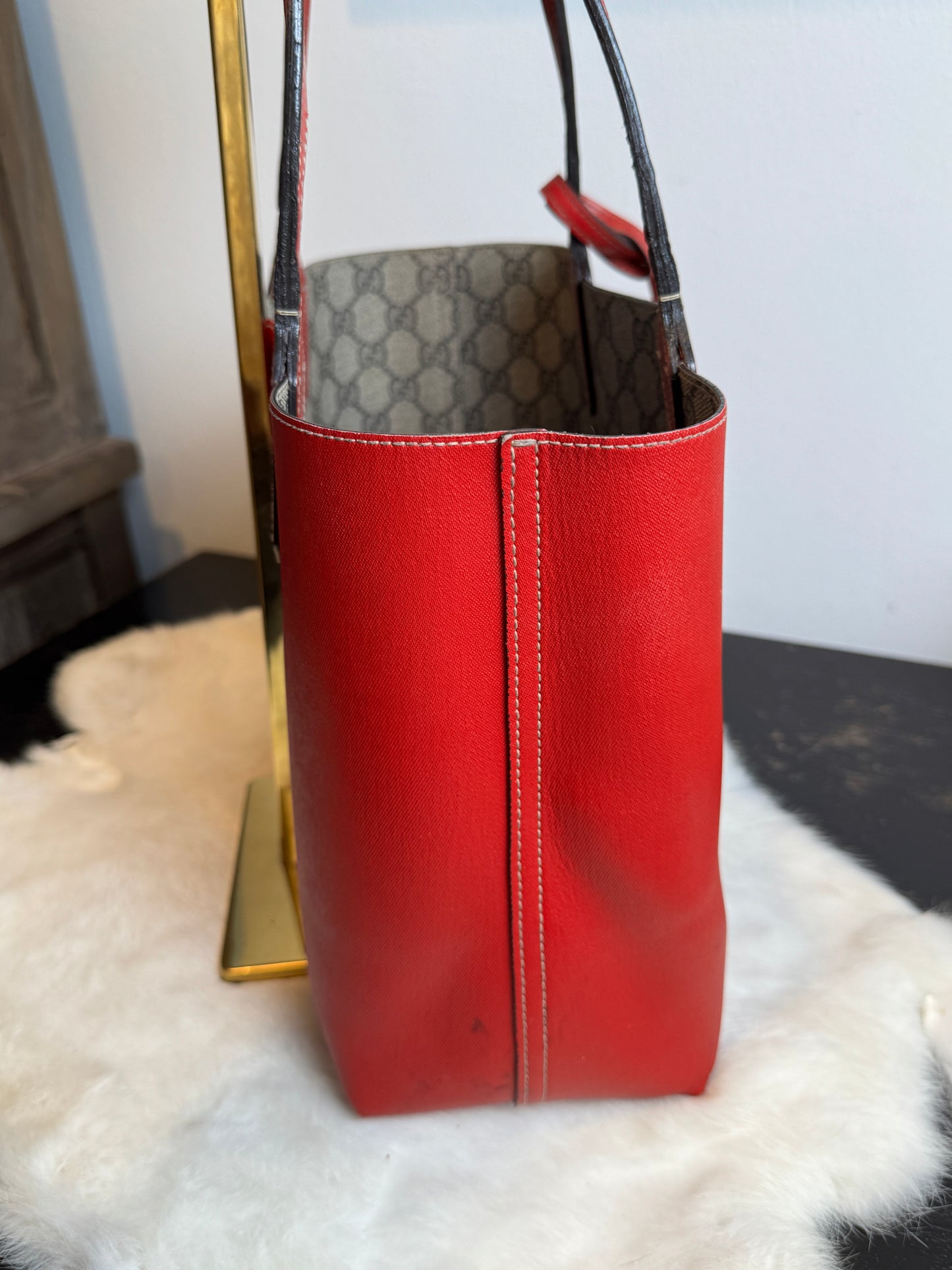 GUCCI Turnaround Supreme Canvas Reversible Tote Small Red