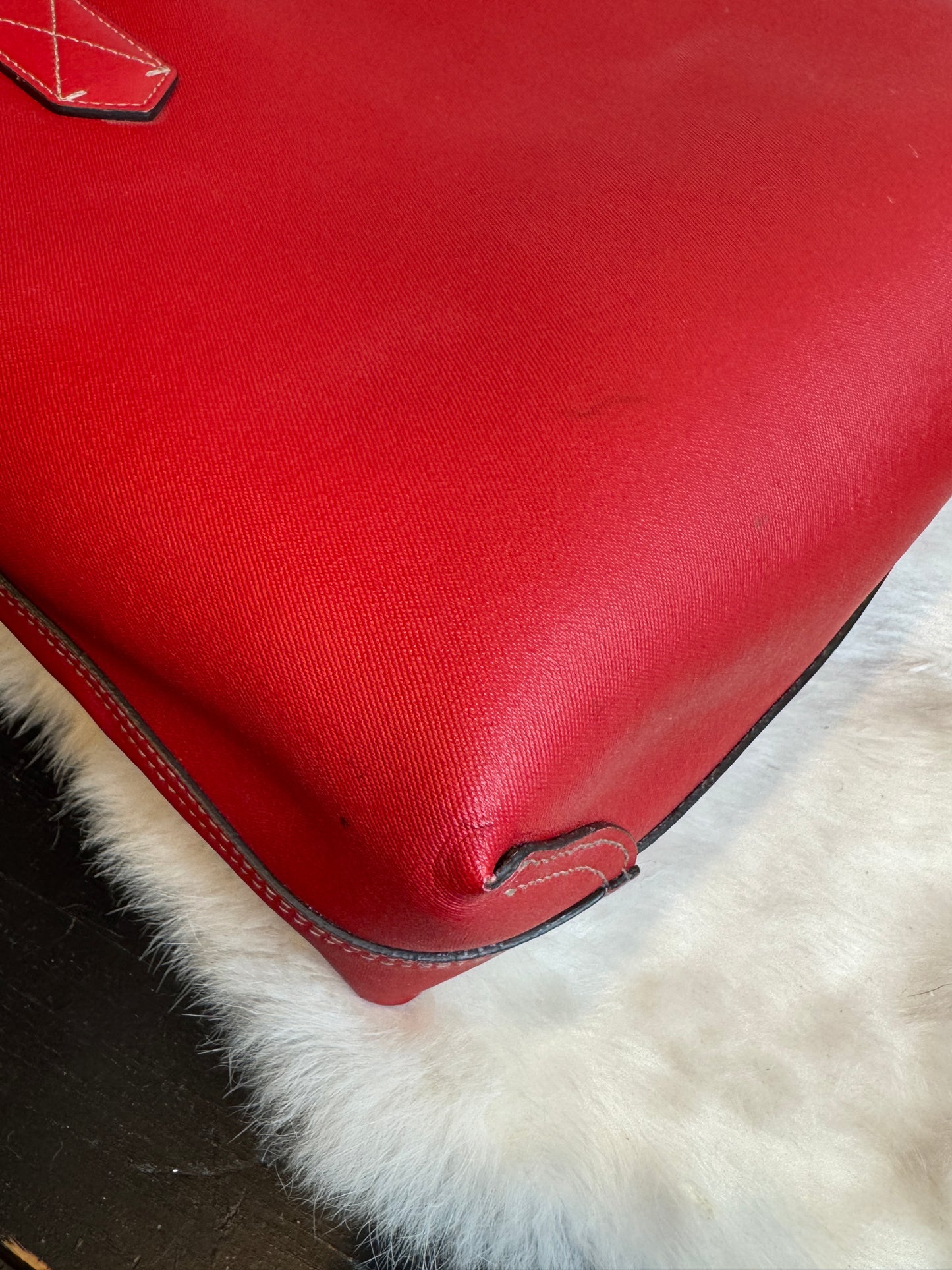 GUCCI Turnaround Supreme Canvas Reversible Tote Small Red