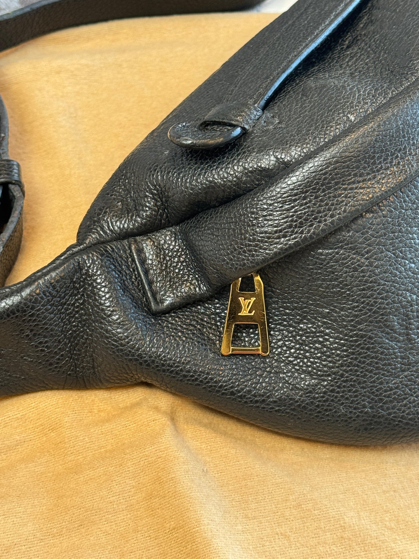 Louis Vuitton Empreinte Noir Original Bumbag