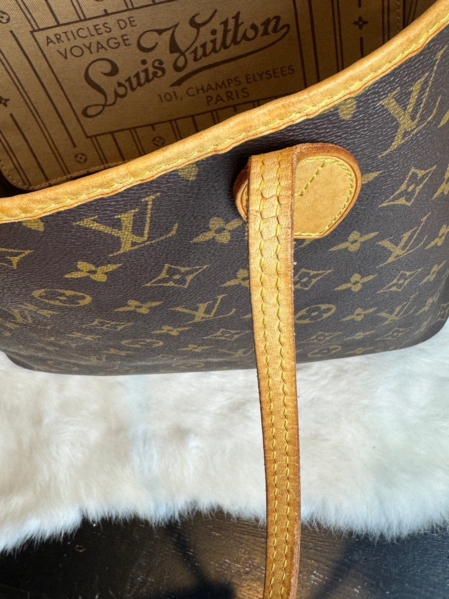 Louis Vuitton Neverfull MM Monogram