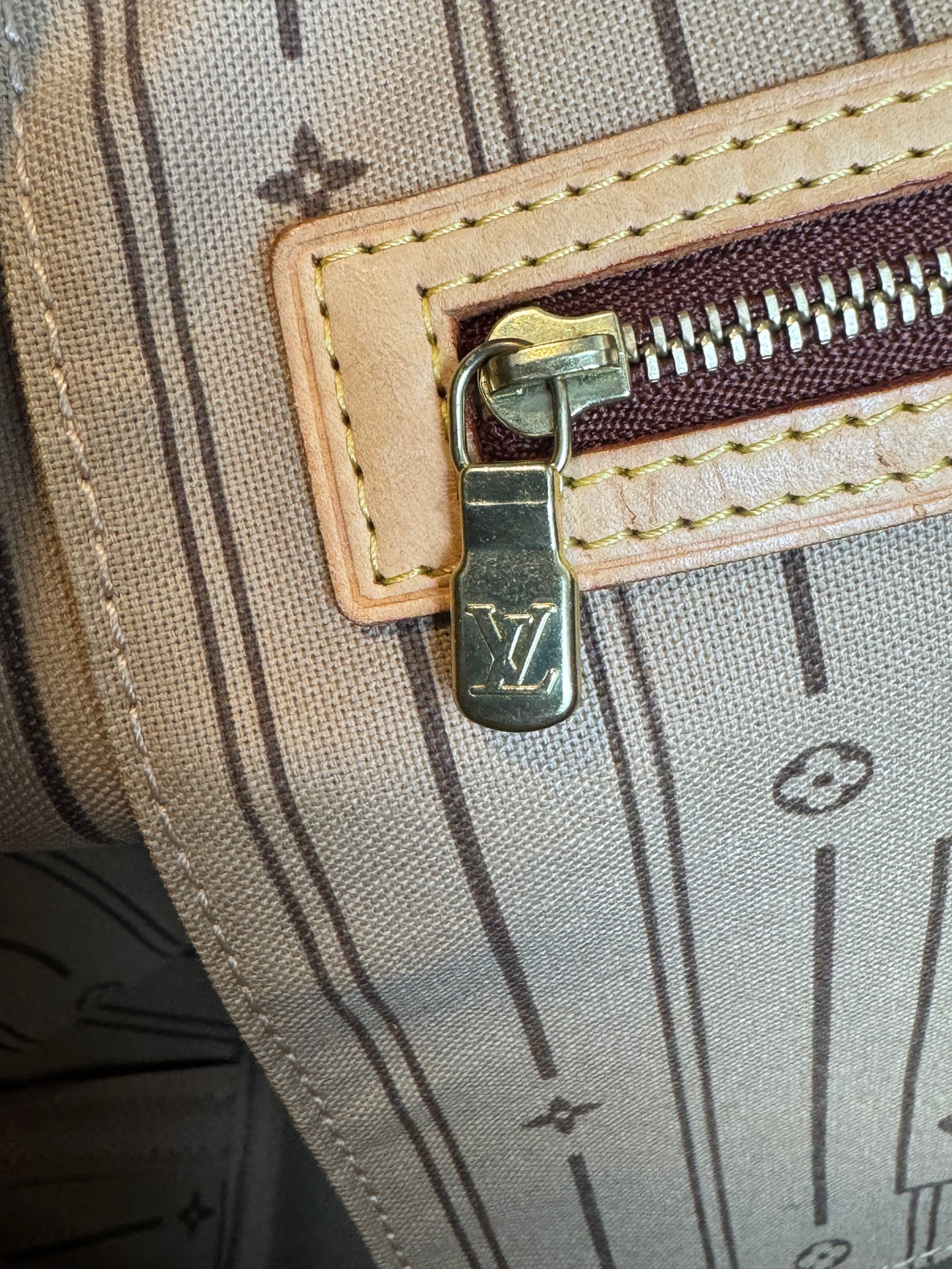 Louis Vuitton Neverfull MM Monogram