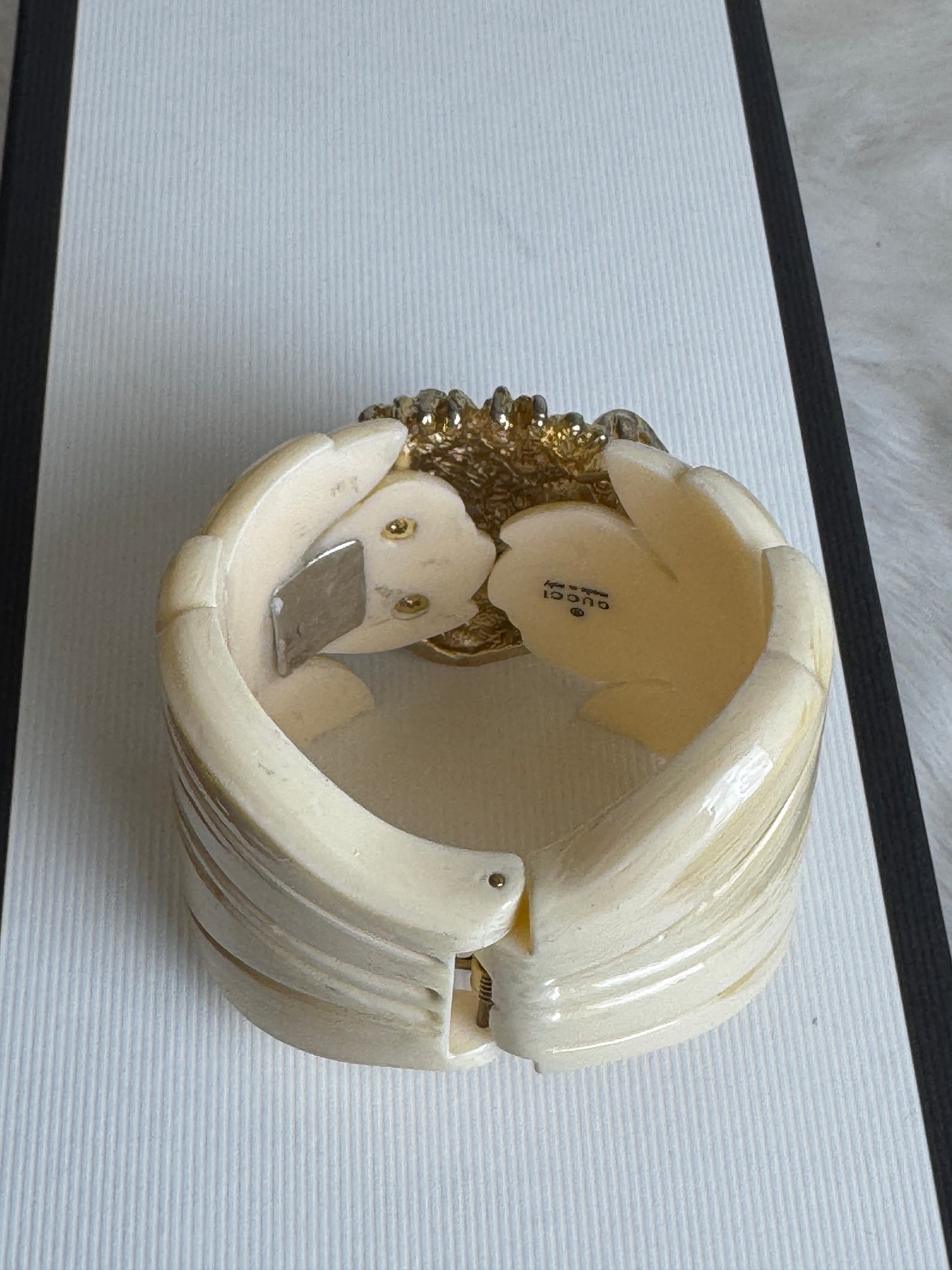 NWT! Gucci Rajah Resin Leaf Bracelet (repaired)