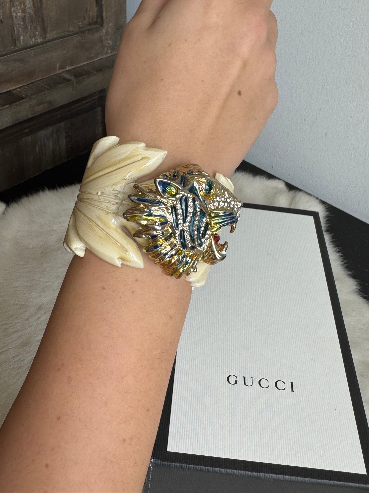 NWT! Gucci Rajah Resin Leaf Bracelet (repaired)