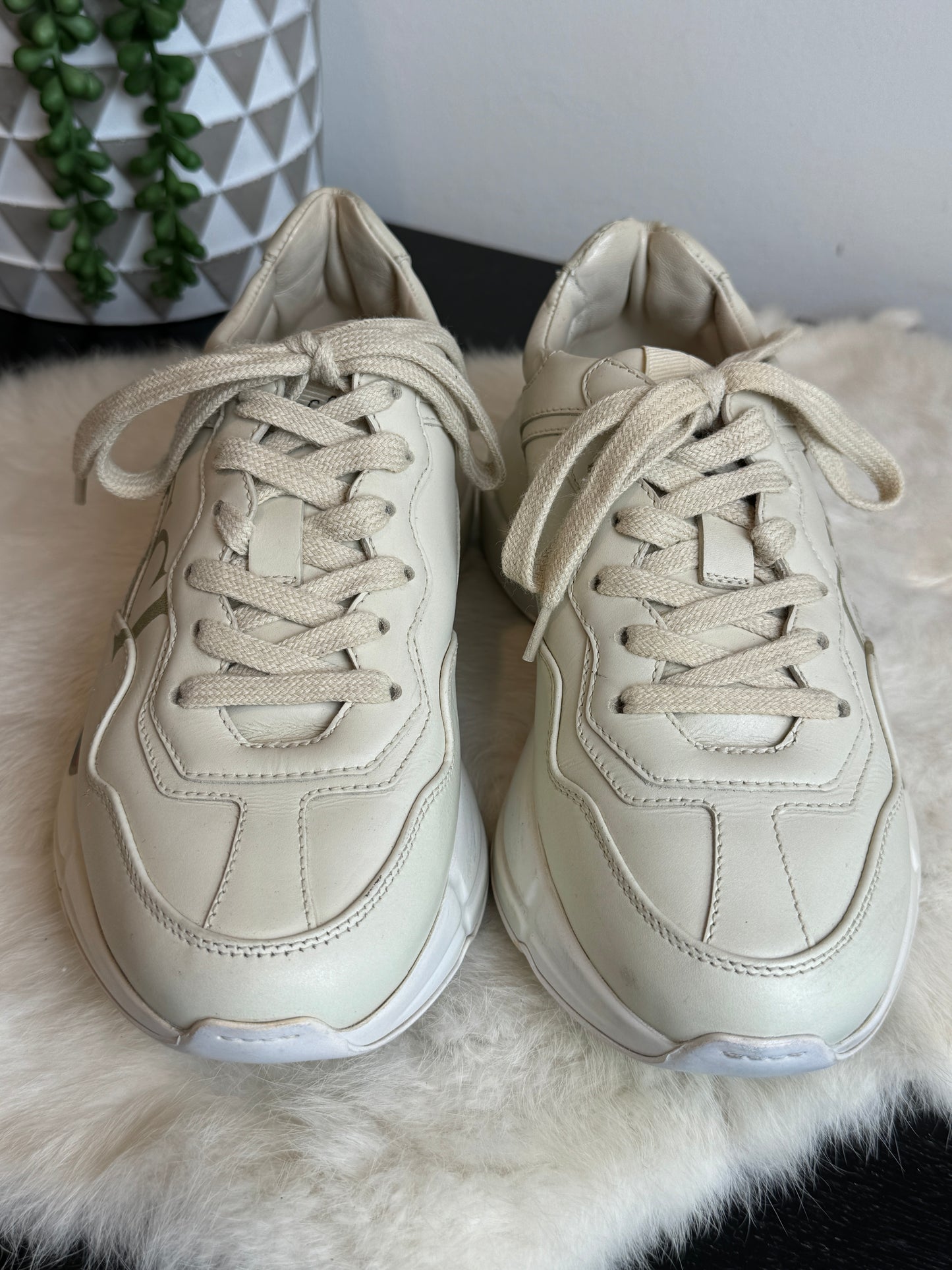 Gucci Rhyton Logo Ivory Sneakers 35EU