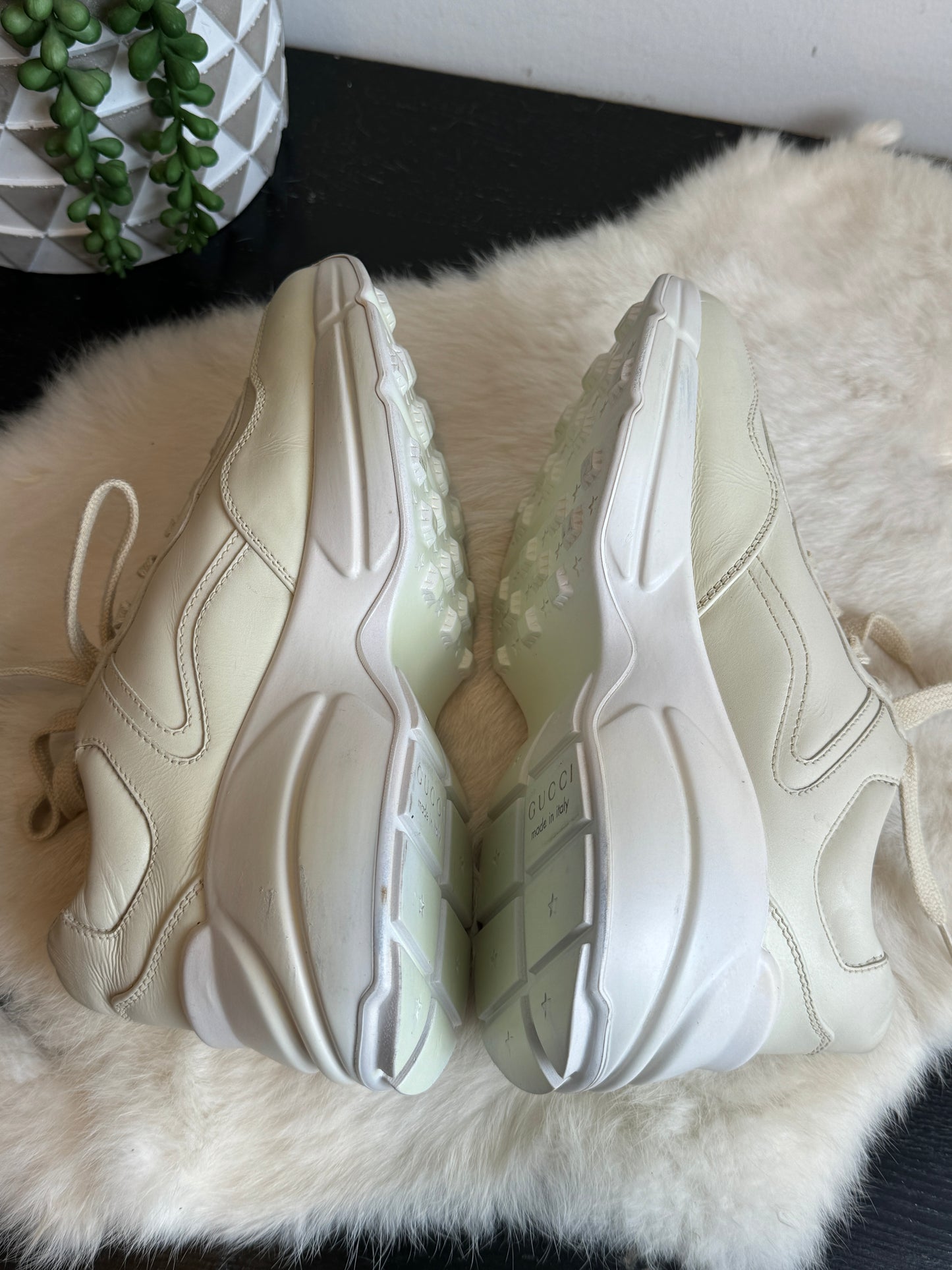 Gucci Rhyton Logo Ivory Sneakers 35EU